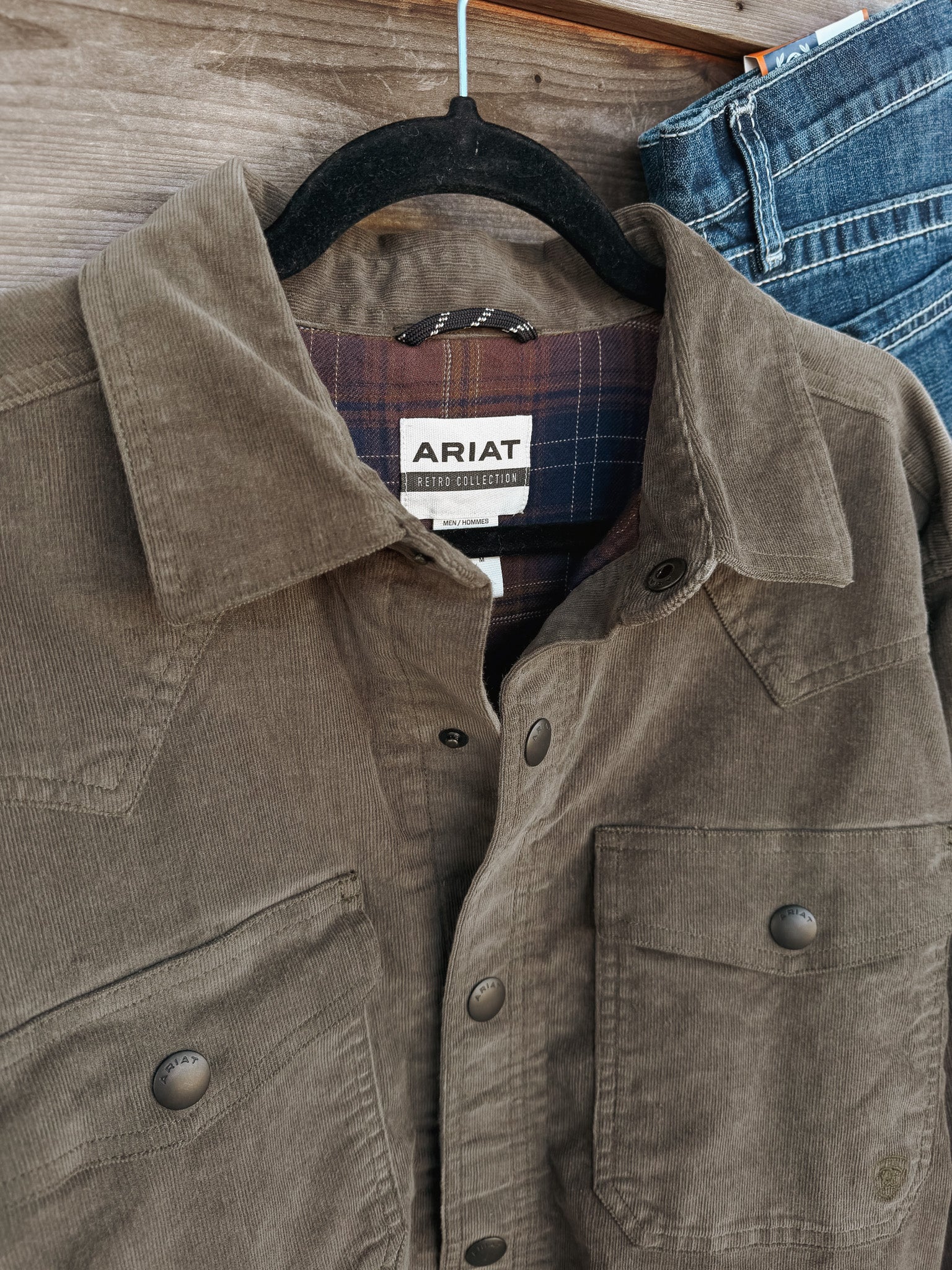 Ariat Men's Retro Corduroy Jacket in Dark Green - Image 3