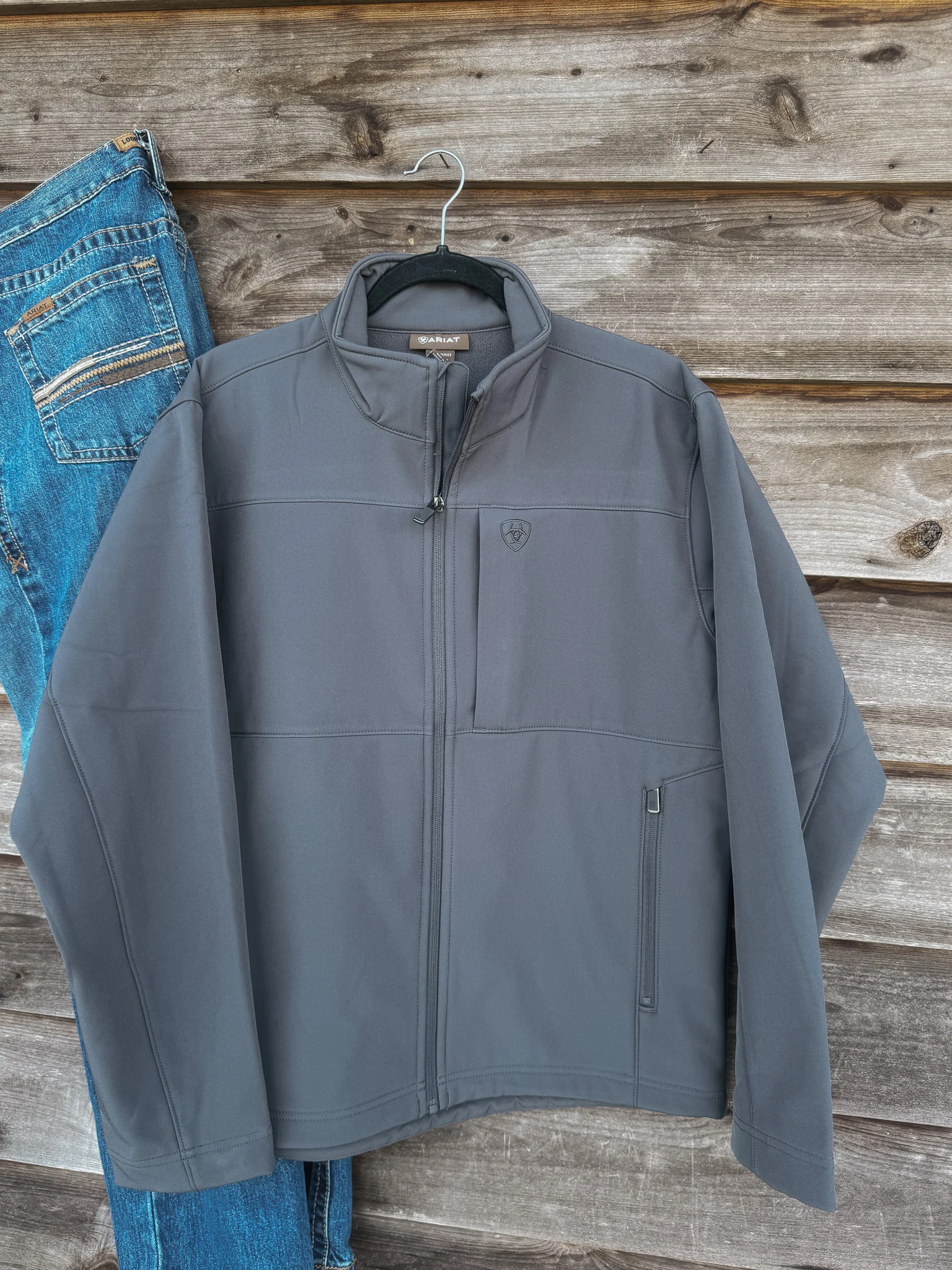 Men's Ariat Vernon Softshell Jacket - Image 10
