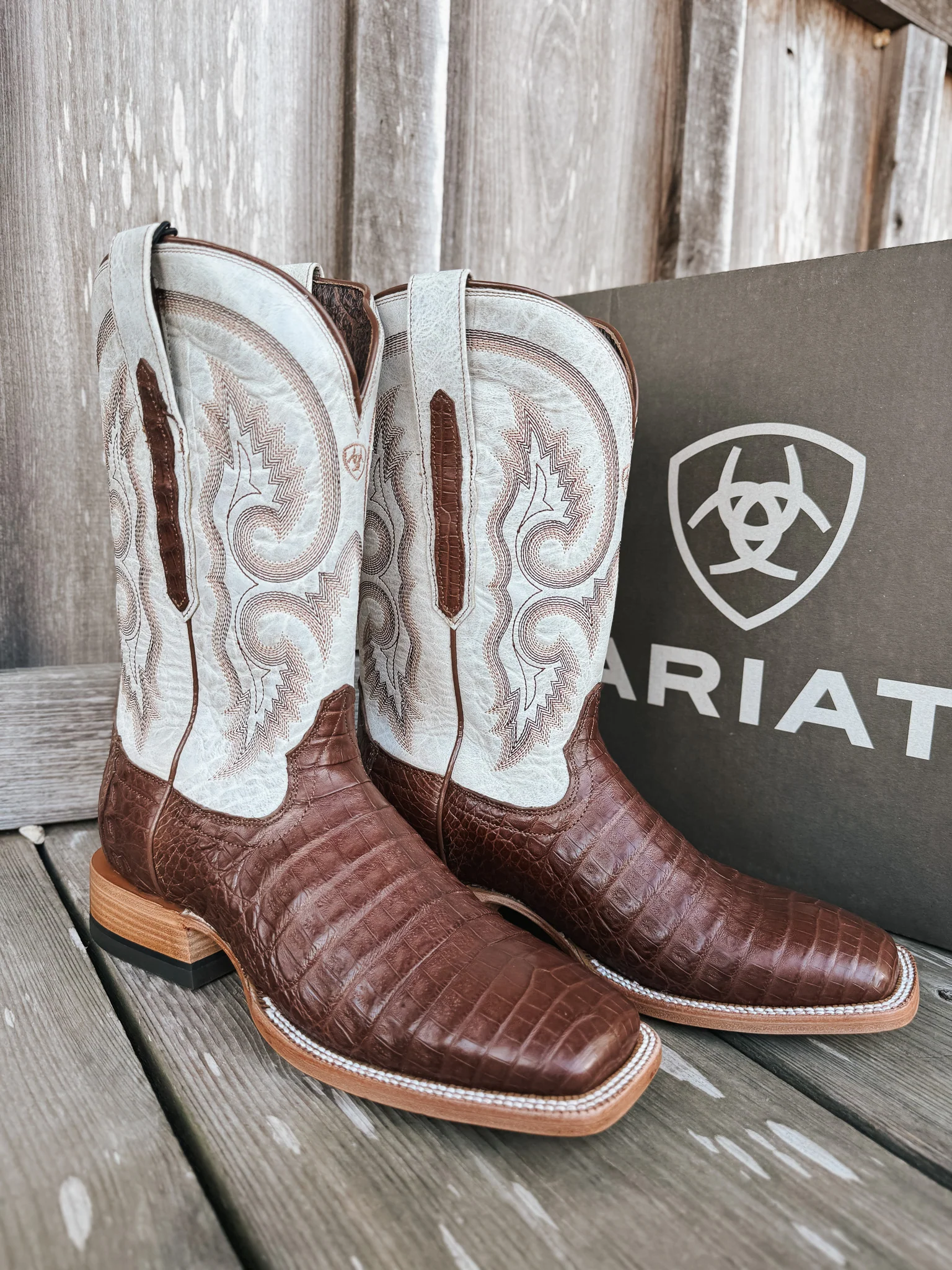 Men's Ariat Classic Callen Wide Square Toe Western Boots - Image 17