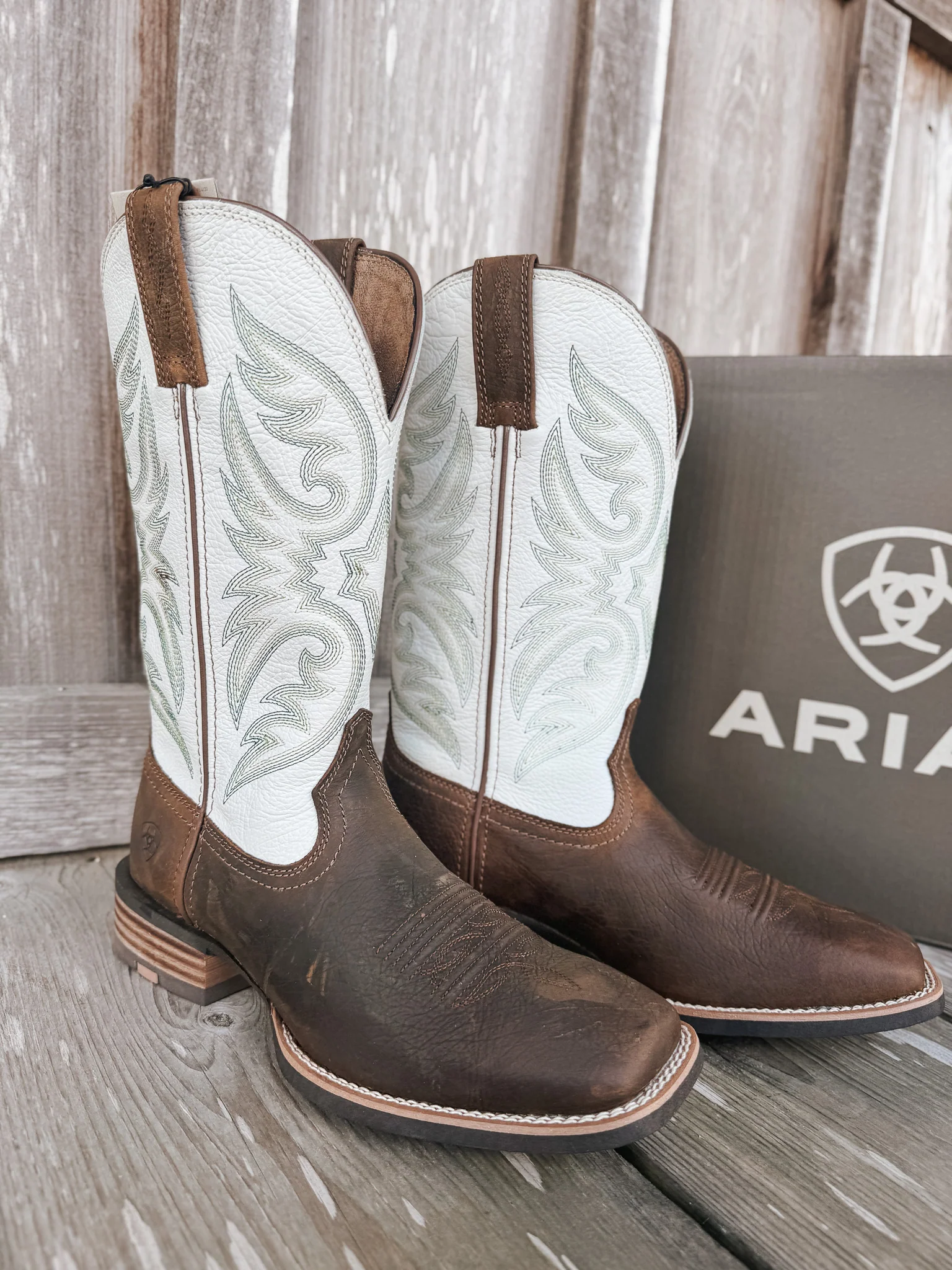 Men's Ariat Ricochet Wide Square Toe Cowboy Boots - Image 7