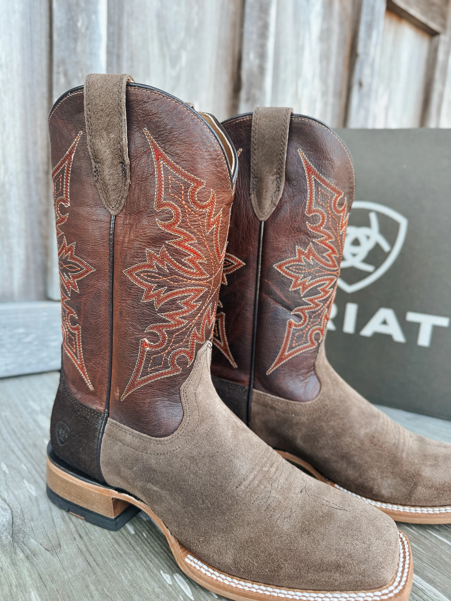 Men's Ariat Circuit Gritty Wide Square Toe Cowboy Boots - Image 2