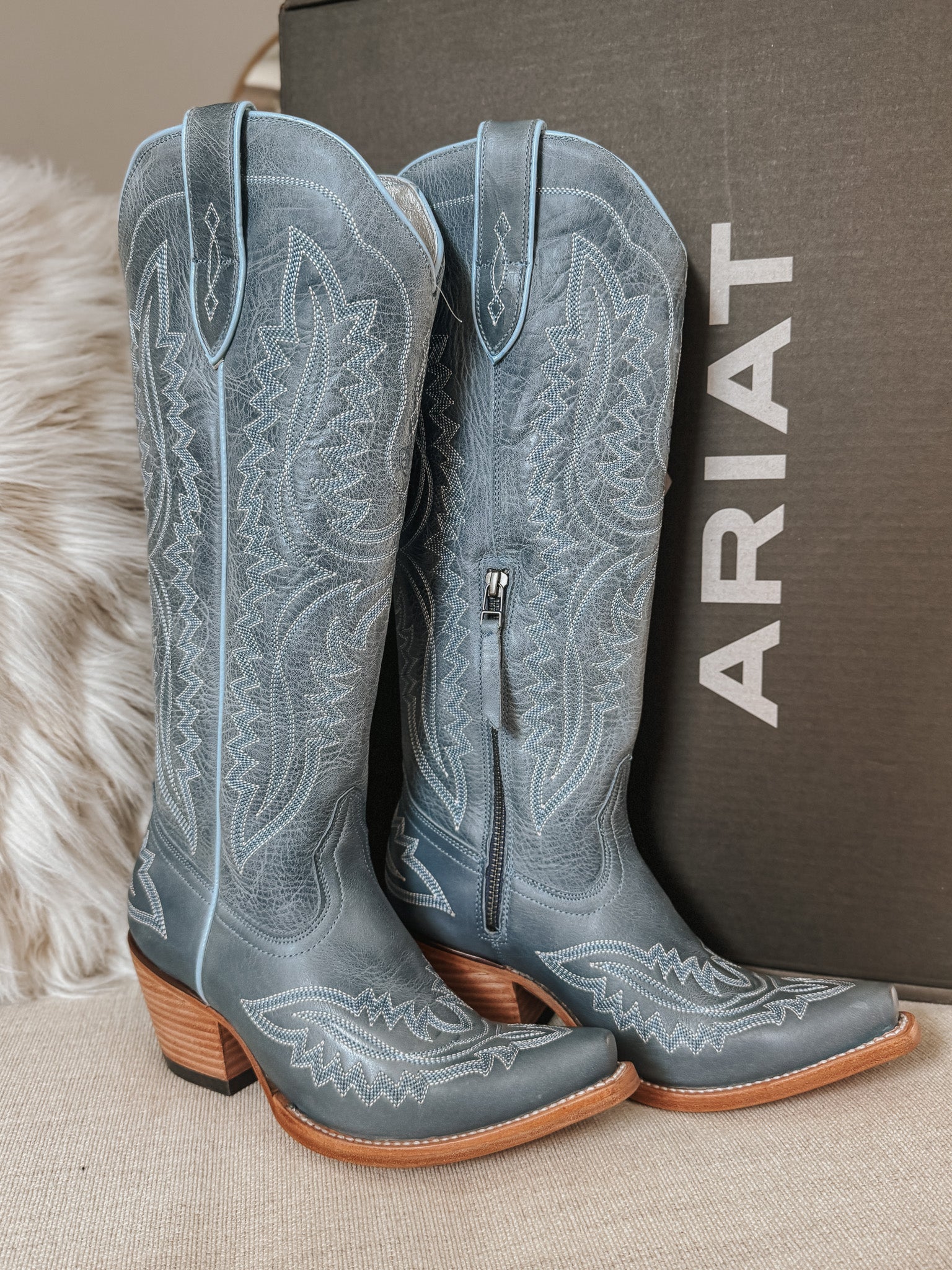 Ariat Women's Casanova Western Boots in Vintage Denim - Image 3