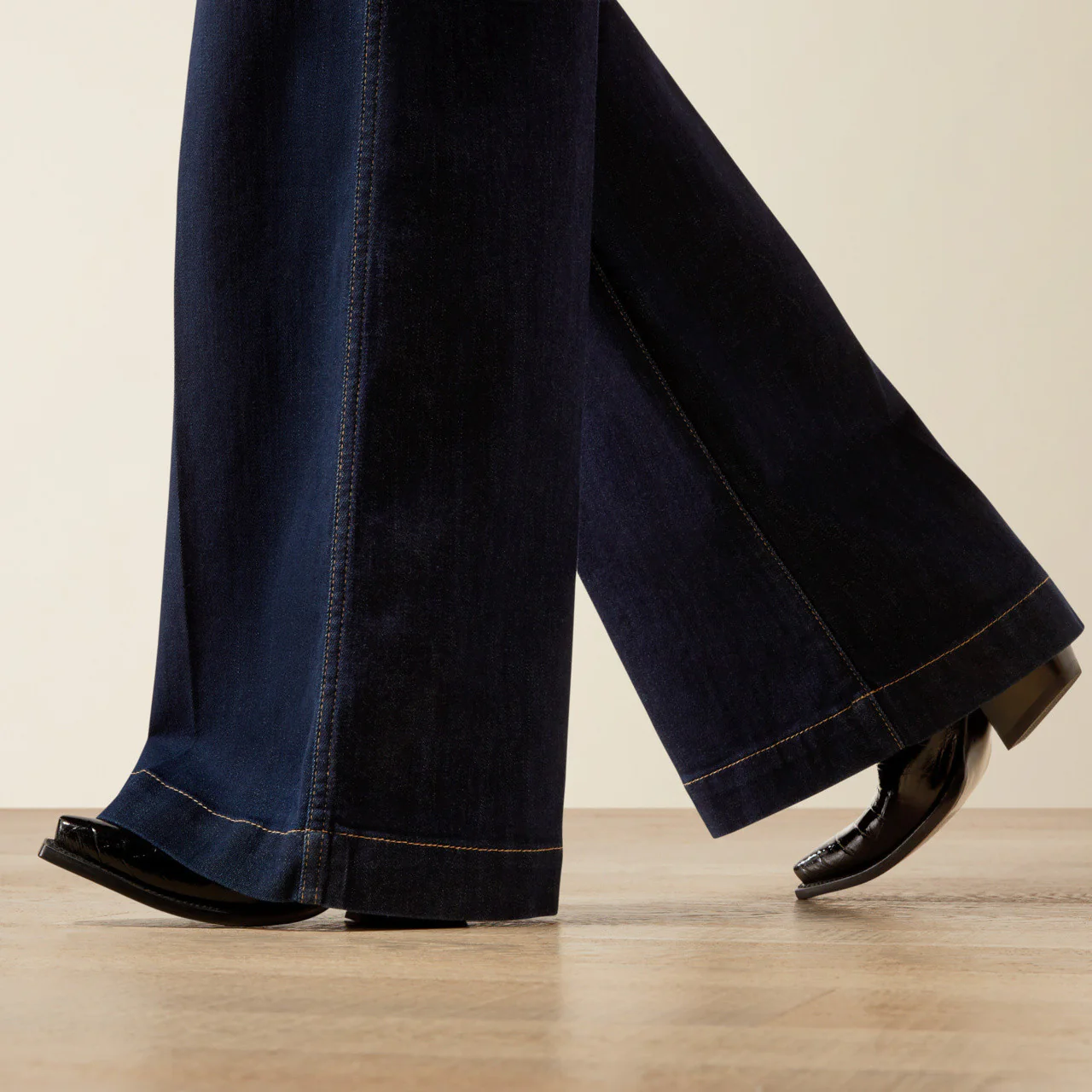 Ariat Women's Ultra High Rise Veronica Wide Leg Jeans - Image 6