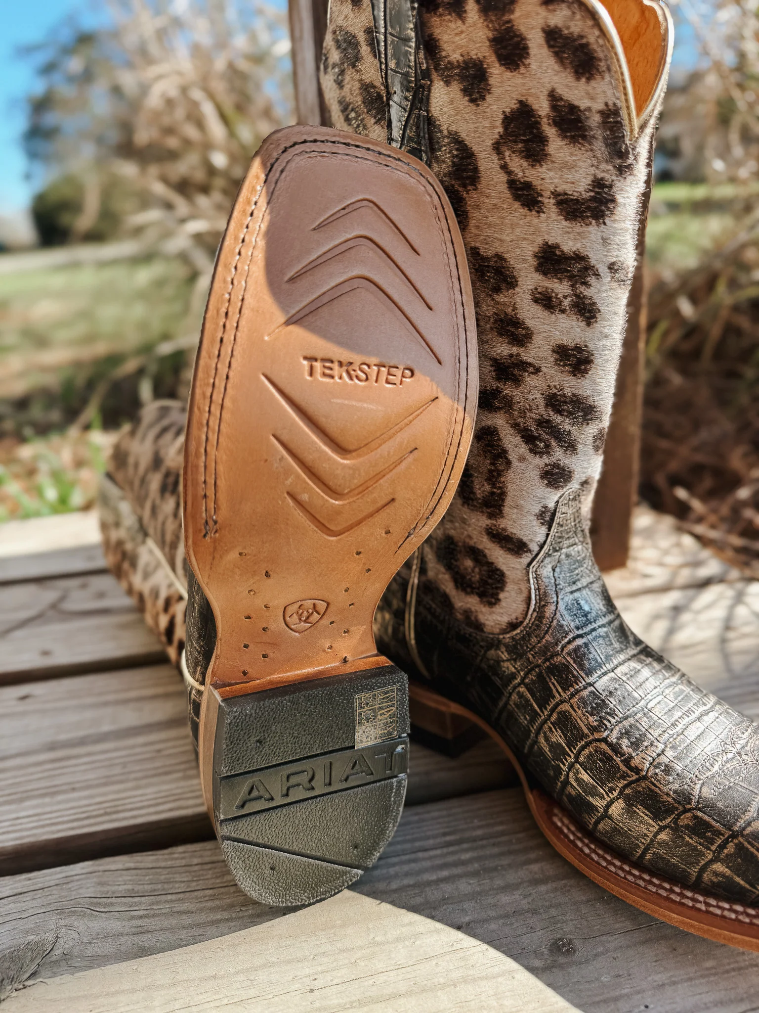 Ariat Women's Frontier Farrah Wide Square Toe Western Boot - Image 4