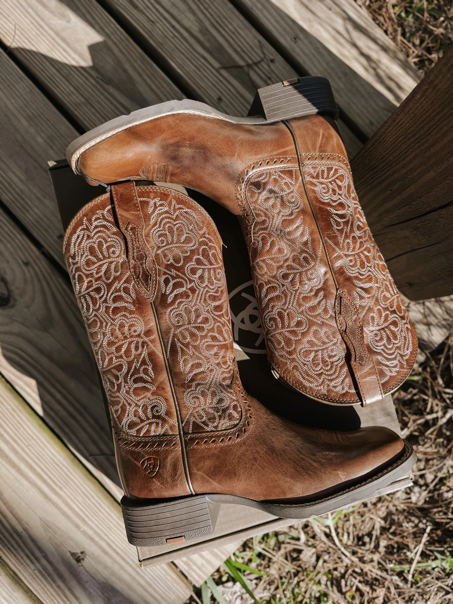 Ariat Women's Round Up Remuda Wide Square Toe Western Boots - Image 6