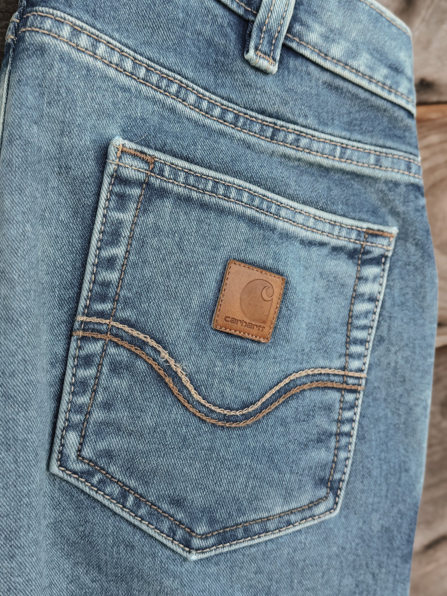 Carhartt Men's Relaxed Bootcut Rugged Flex® Jeans in Bluestem - Image 7