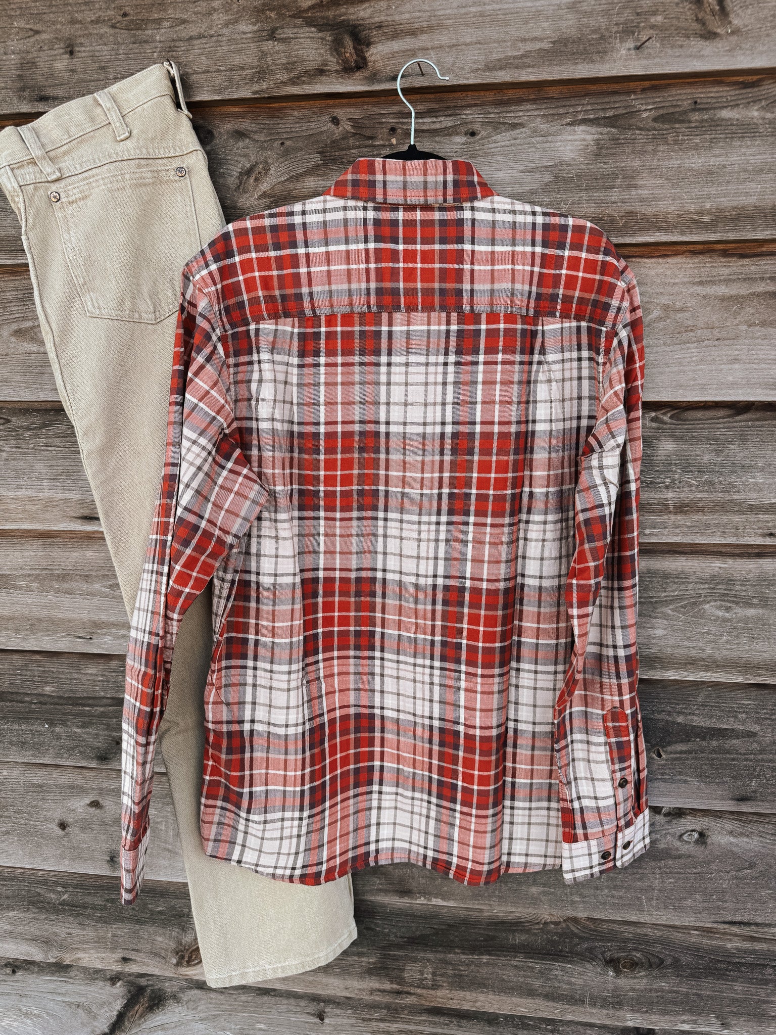 Carhartt Rugged Flex Relaxed Fit Lightweight Long-Sleeve Plaid Shirt in Spiced Red - Image 3