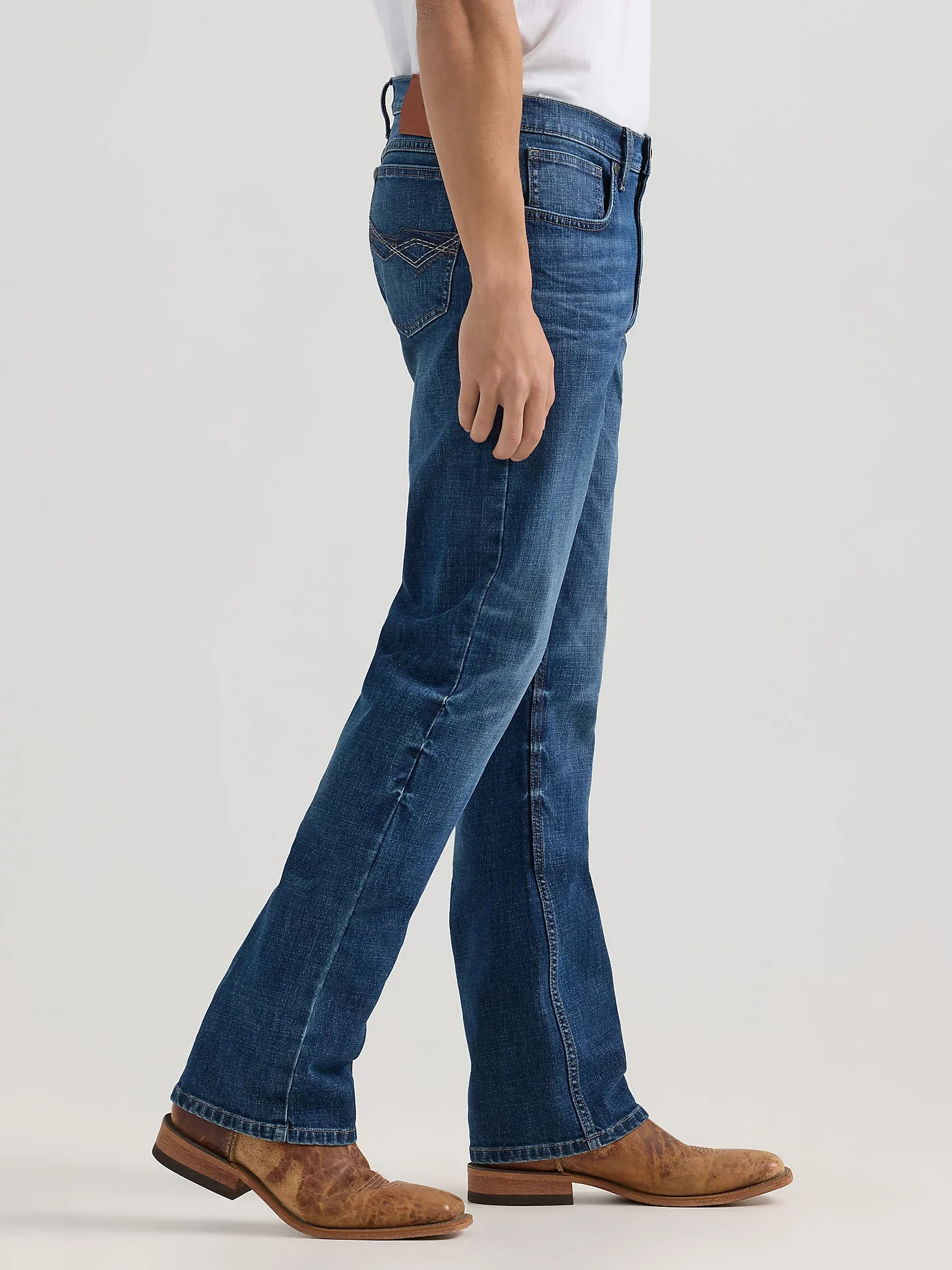 MEN'S WRANGLER® 20X® NO. 42 VINTAGE BOOTCUT JEAN IN HARPER - Image 2
