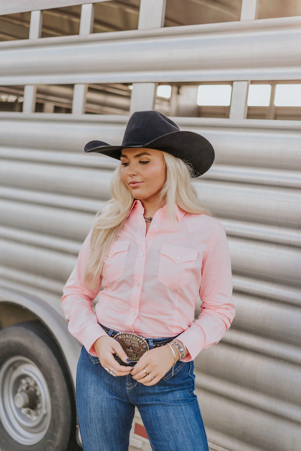 WOMEN'S WRANGLER WESTERN BUTTON DOWN SHIRT IN PEONY - Image 3