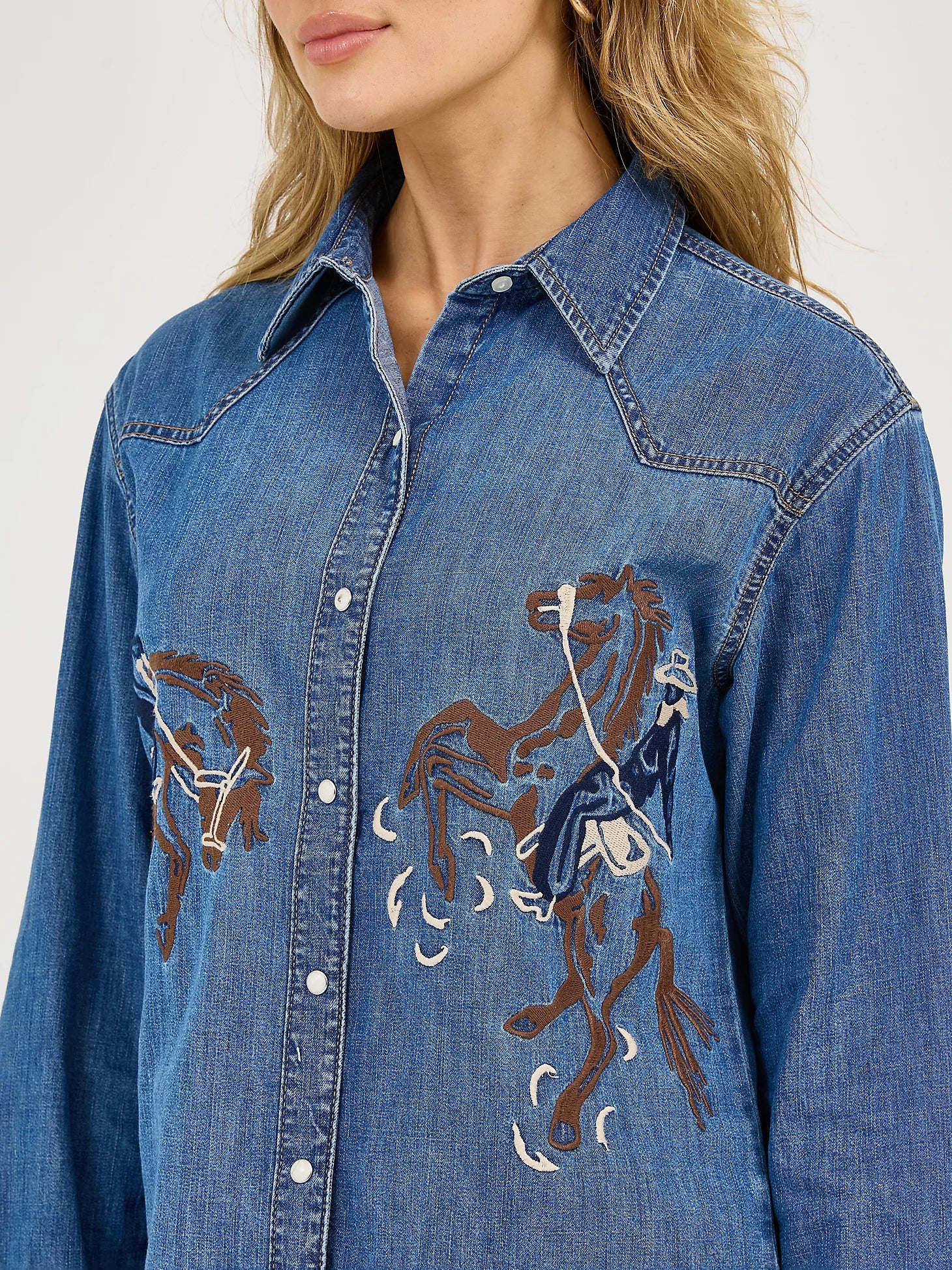Women's Wrangler Embroidered Horses Boyfriend Western Snap Shirt - Image 8