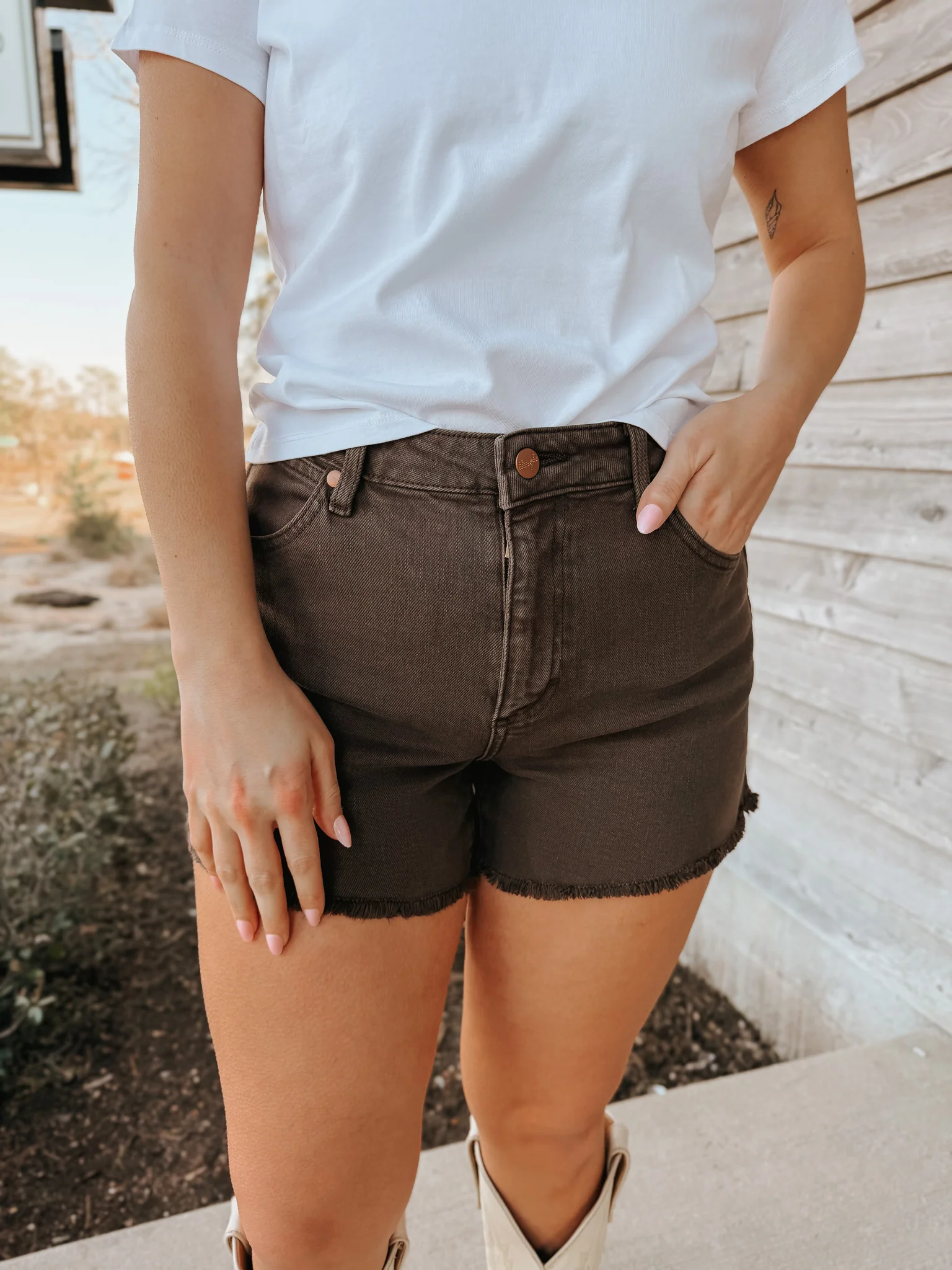 Wrangler Women's High Rise Cowboy Shorts in Cocoa - Image 12