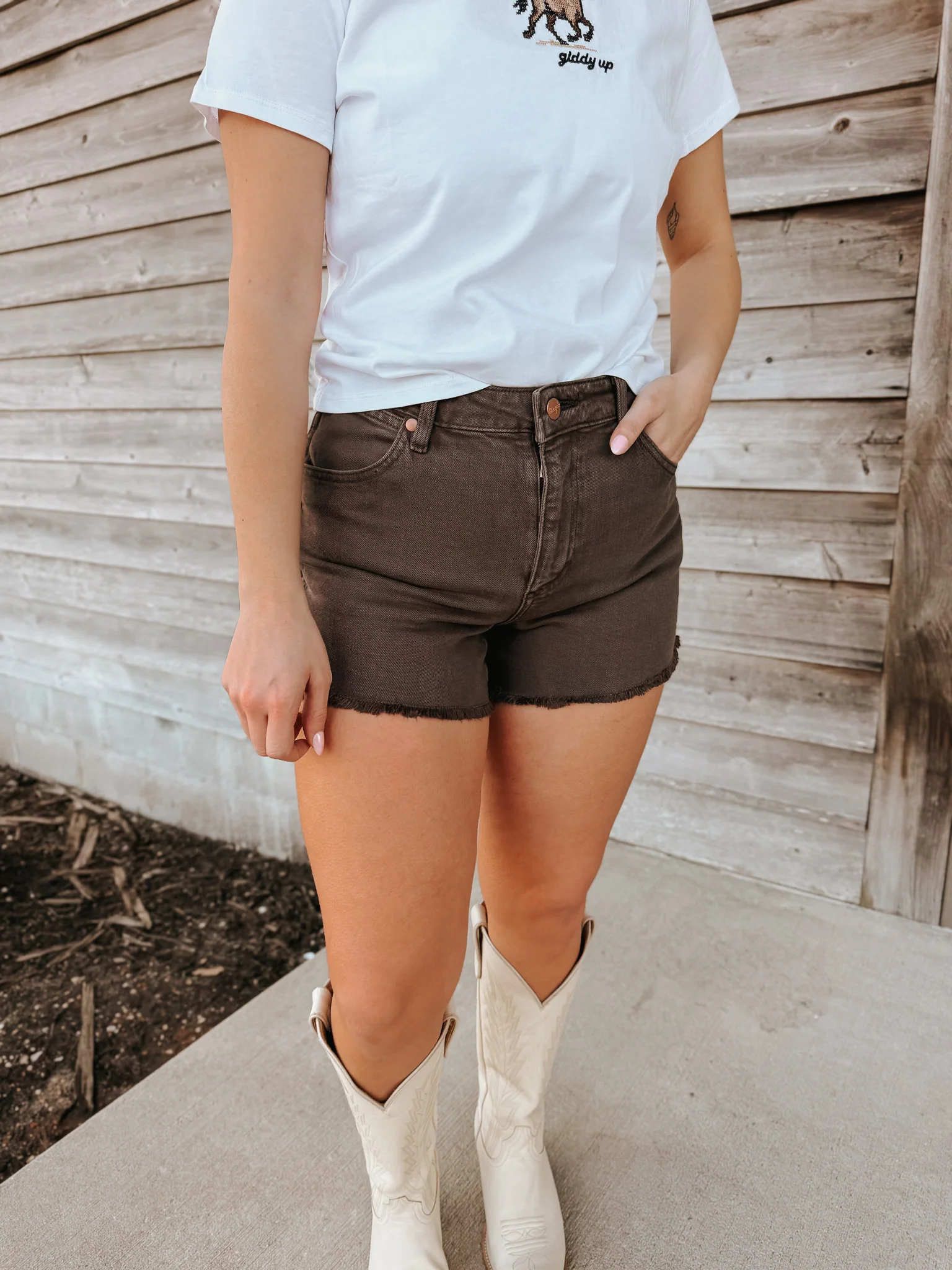 Wrangler Women's High Rise Cowboy Shorts in Cocoa - Image 13