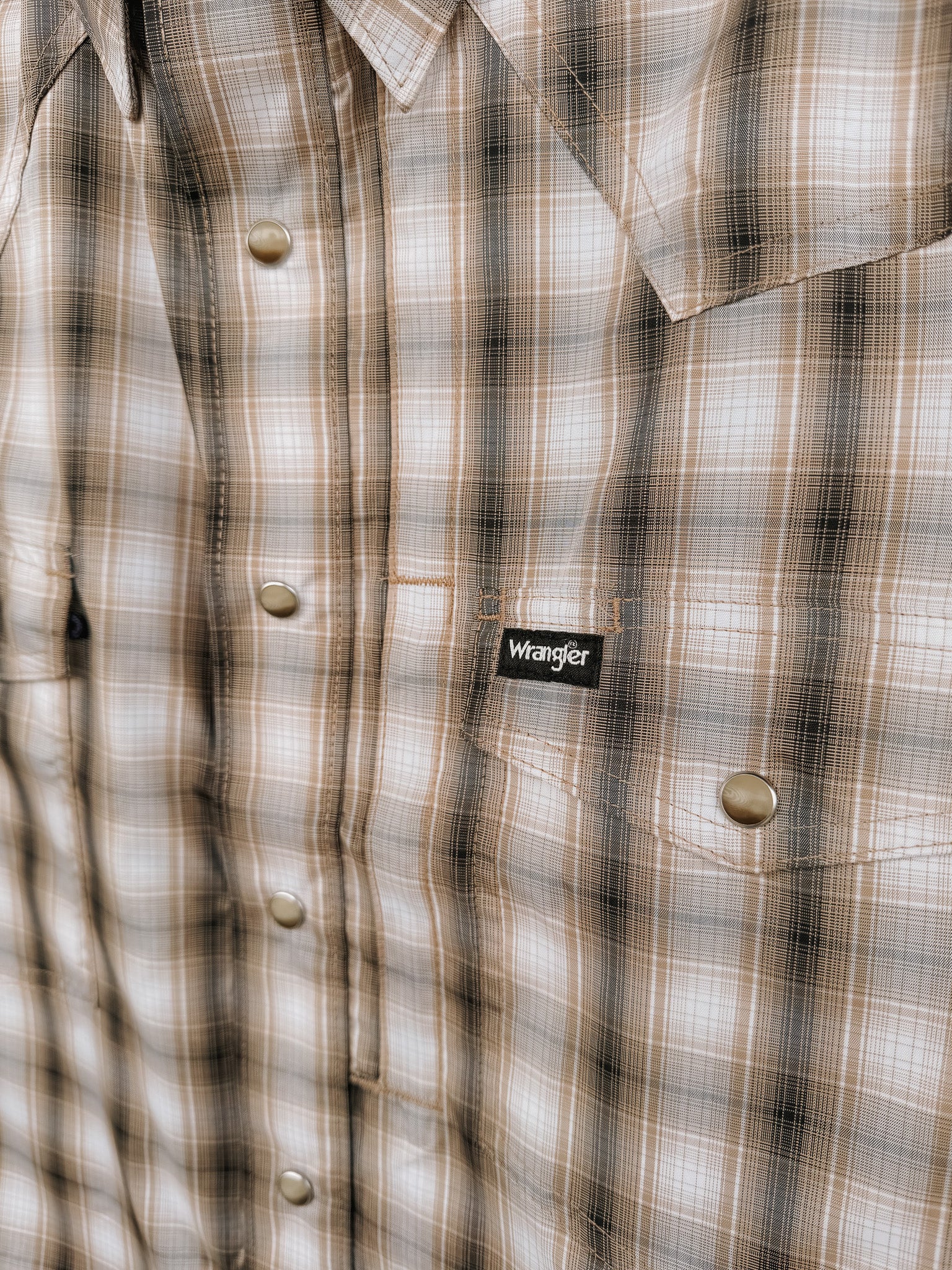 Wrangler Men's ATG Performance Short Sleeve Shirt - Image 4