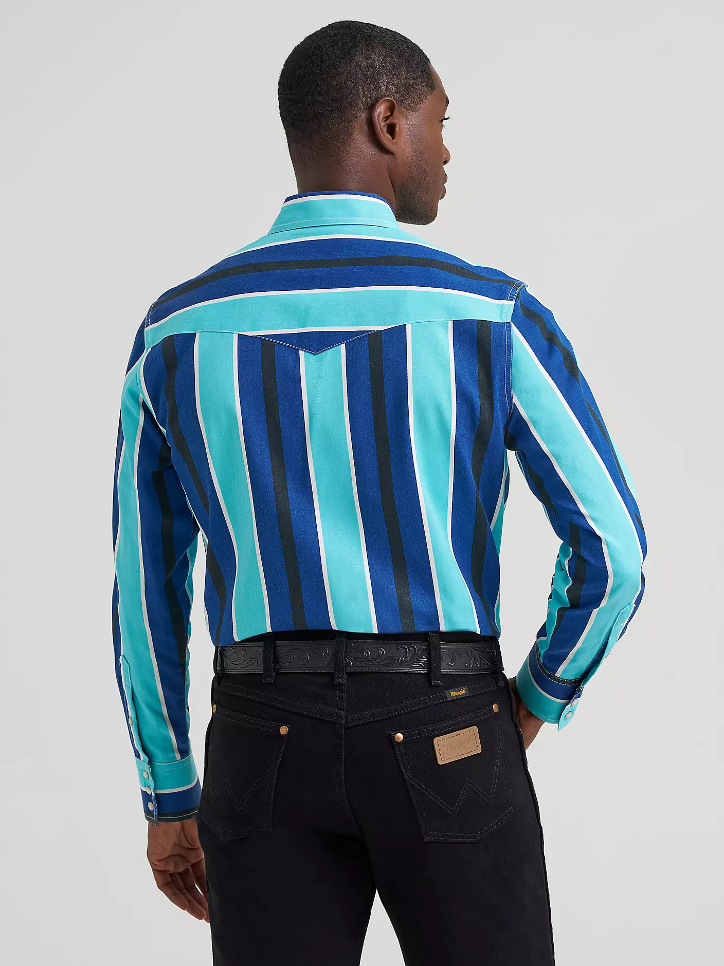 Wrangler Men's Vintage-Inspired Brushpopper Pearl Snap in Blue - Image 8