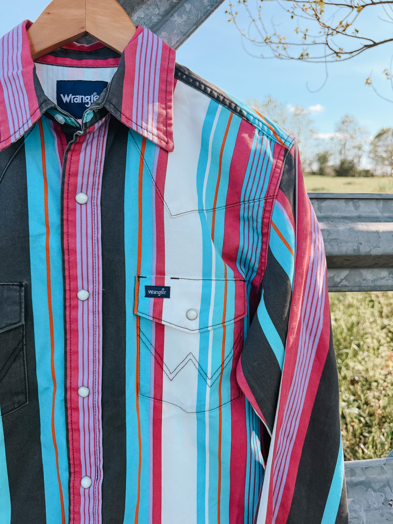 Wrangler Men's Vintage-Inspired Brushpopper Pearl Snap in Multi - Image 3