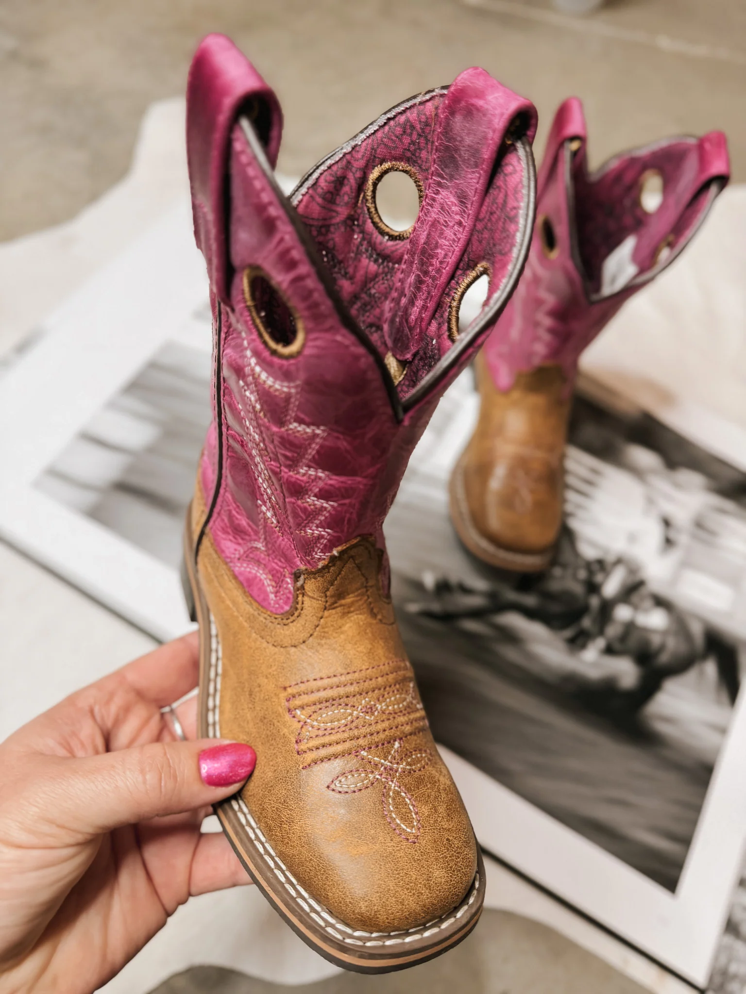 Girl's Smoky Mountain Vintage Brown and Pink Square Toe Boot - Image 4