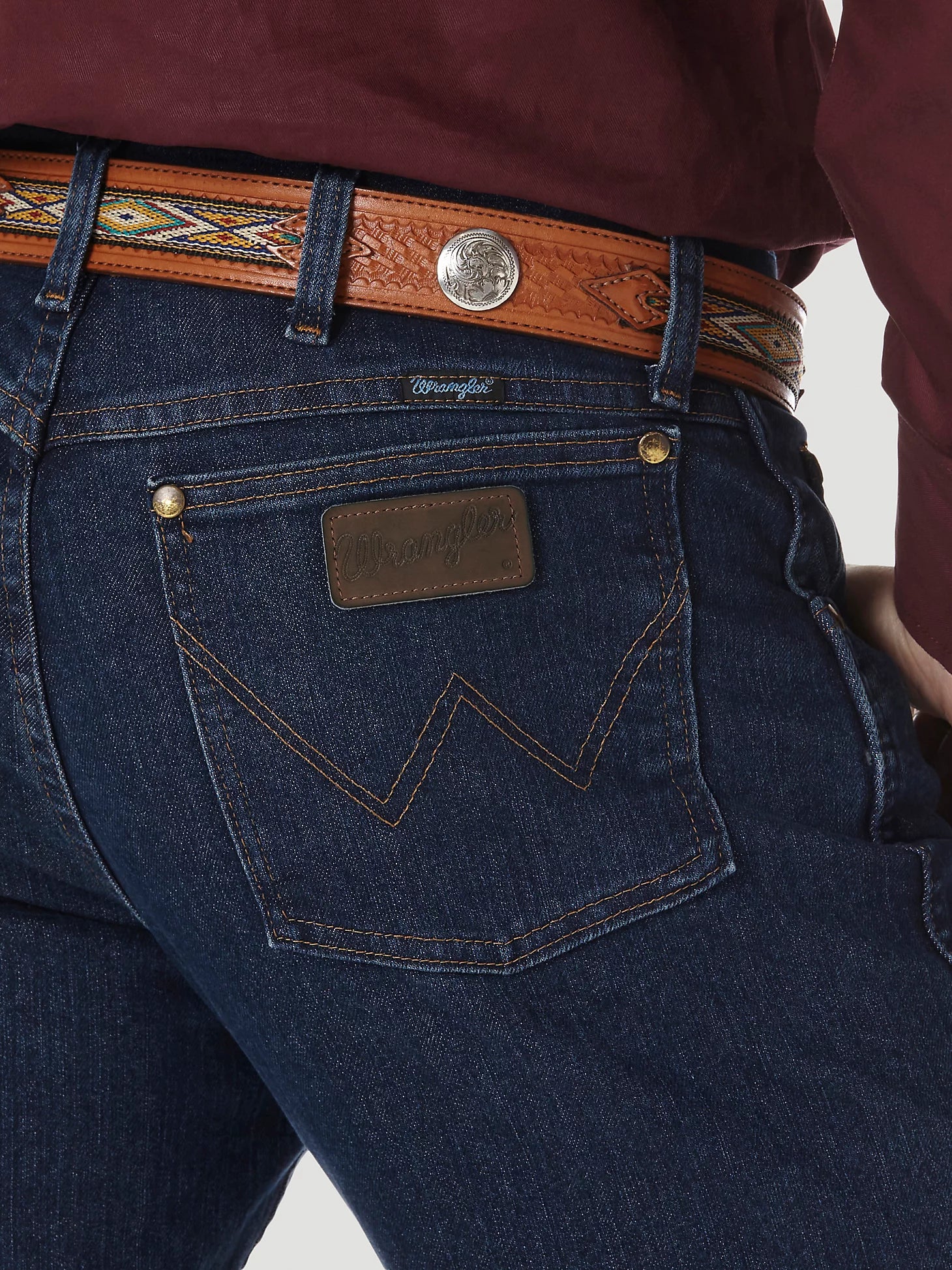 MEN'S WRANGLER PREMIUM PERFORMANCE COWBOY CUT® ADVANCED COMFORT WICKING REGULAR FIT JEAN IN MIDNIGHT RINSE - Image 4