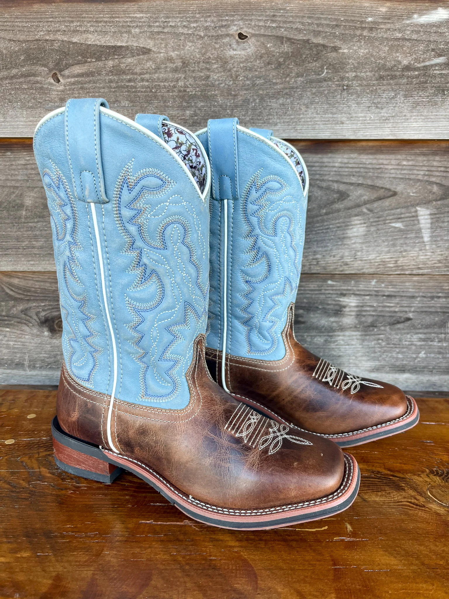 Laredo Women's 11" Darla Leather Wide Square Toe Boot - Image 10