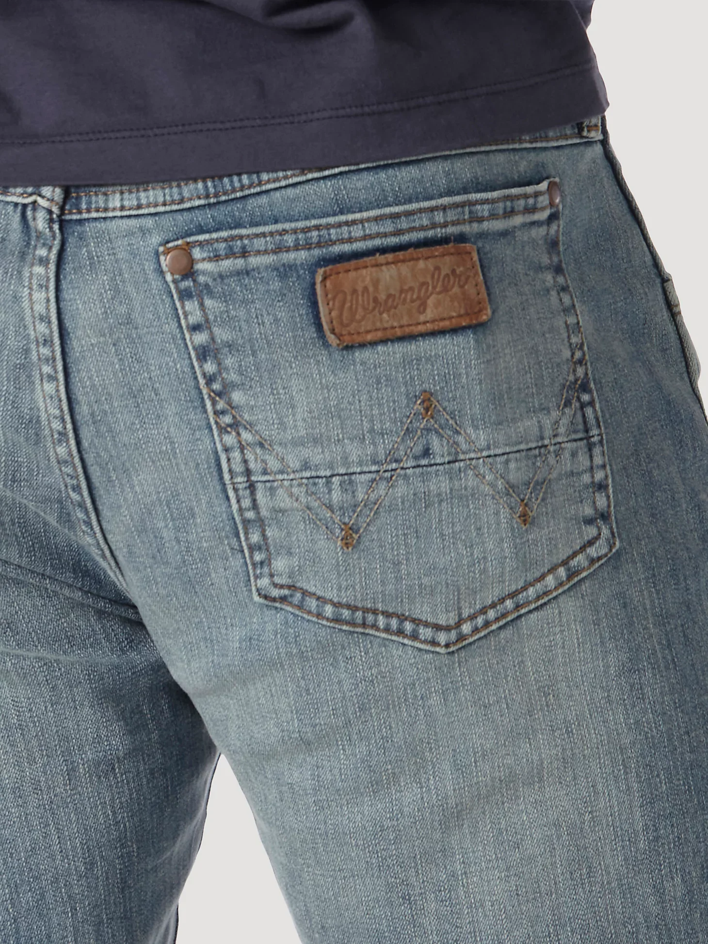 MEN'S WRANGLER RETRO® SLIM FIT BOOTCUT JEAN IN BR WASH - Image 3