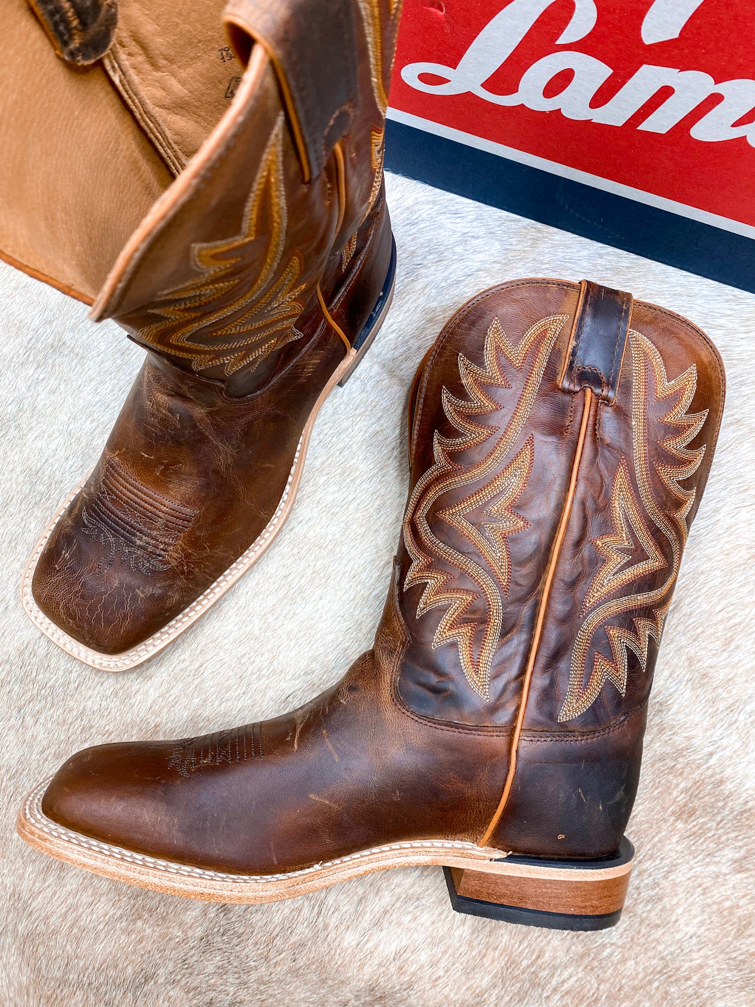 TONY LAMA AVETT IN TAN WORN GOAT BOOT - Image 2