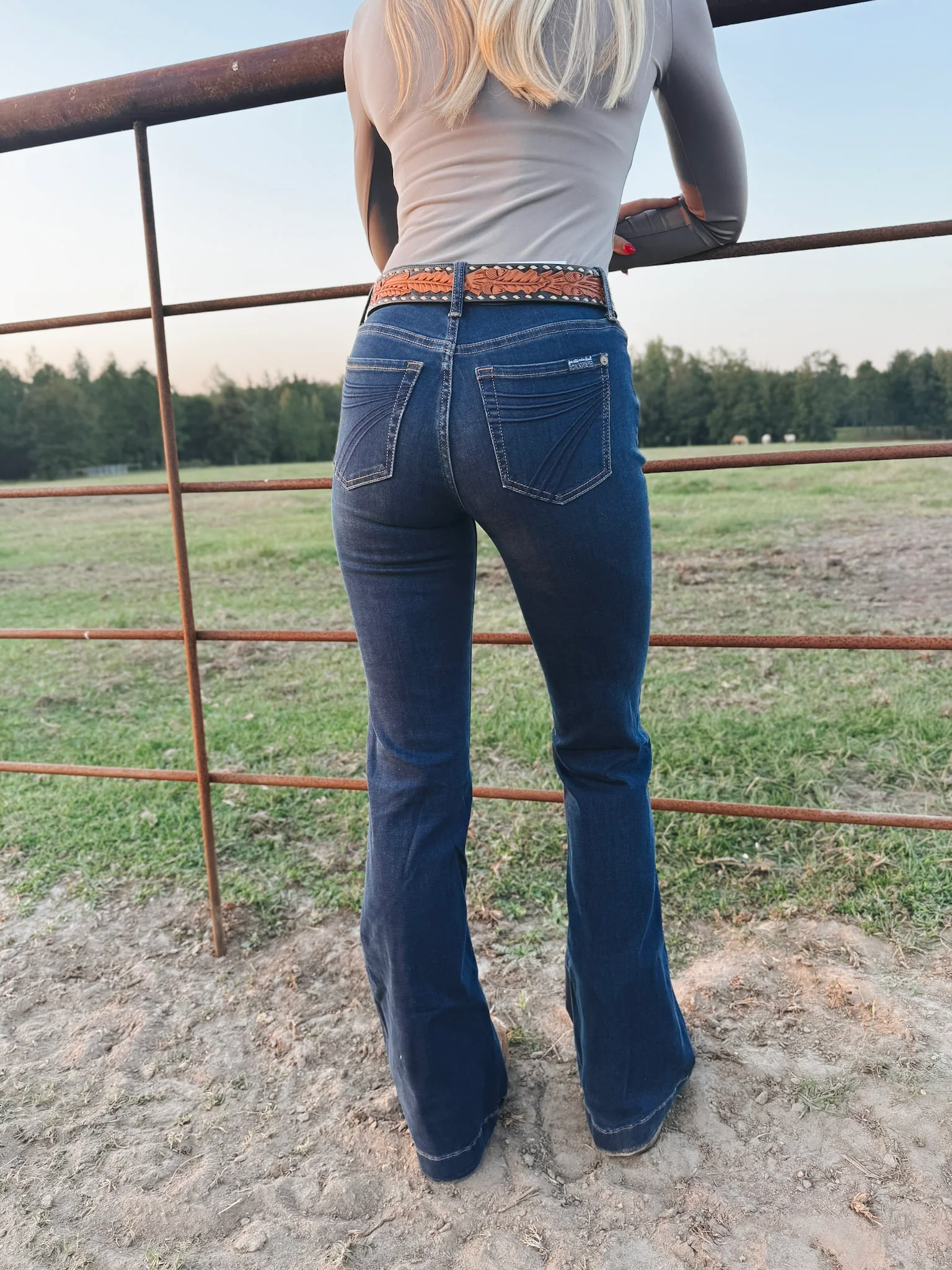 7 For All Mankind XRT Moreno Dojo Flare Jeans - Image 3
