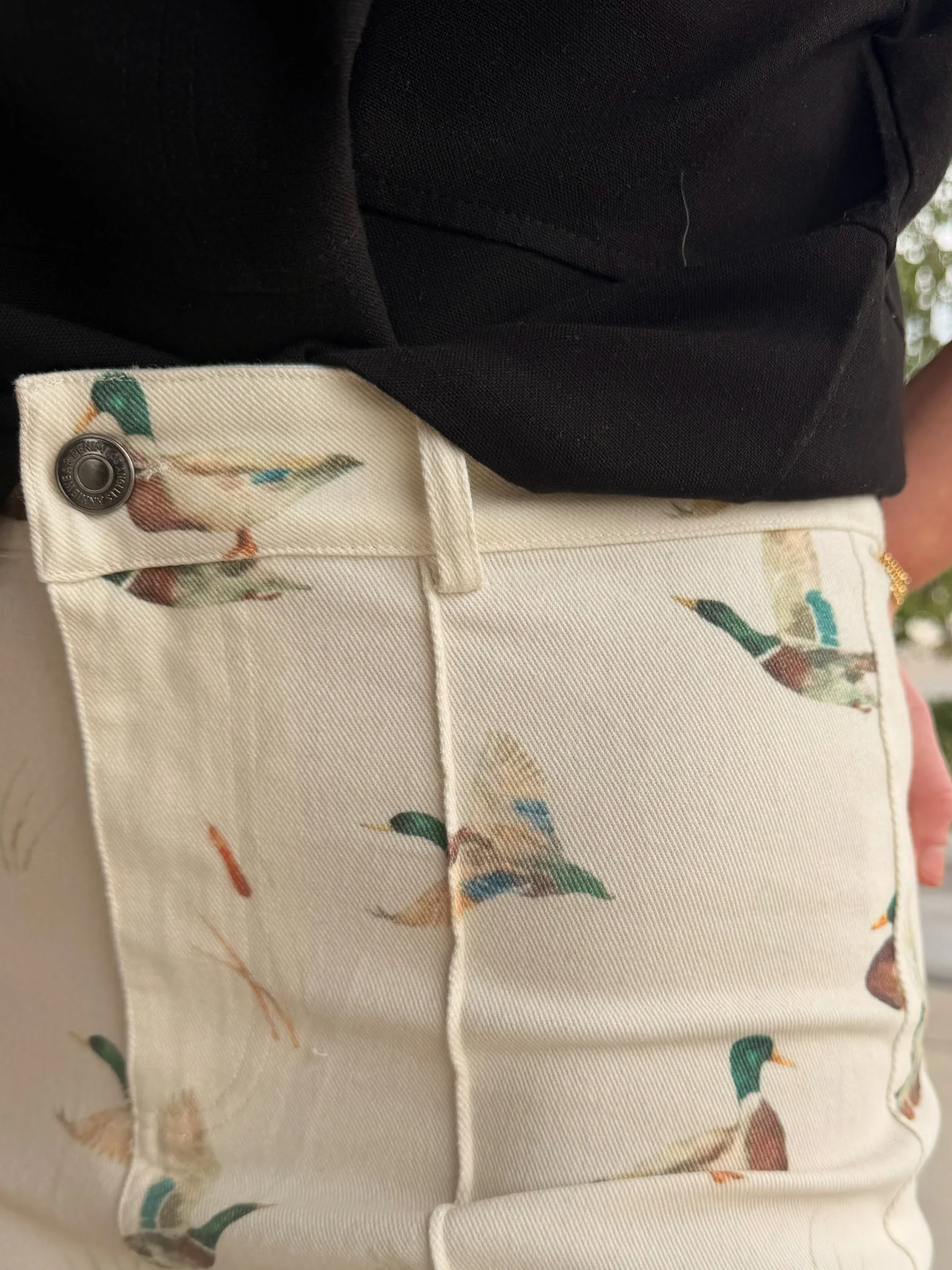 Mallard Stretch Denim Wide Leg Jeans in Ivory - Image 3
