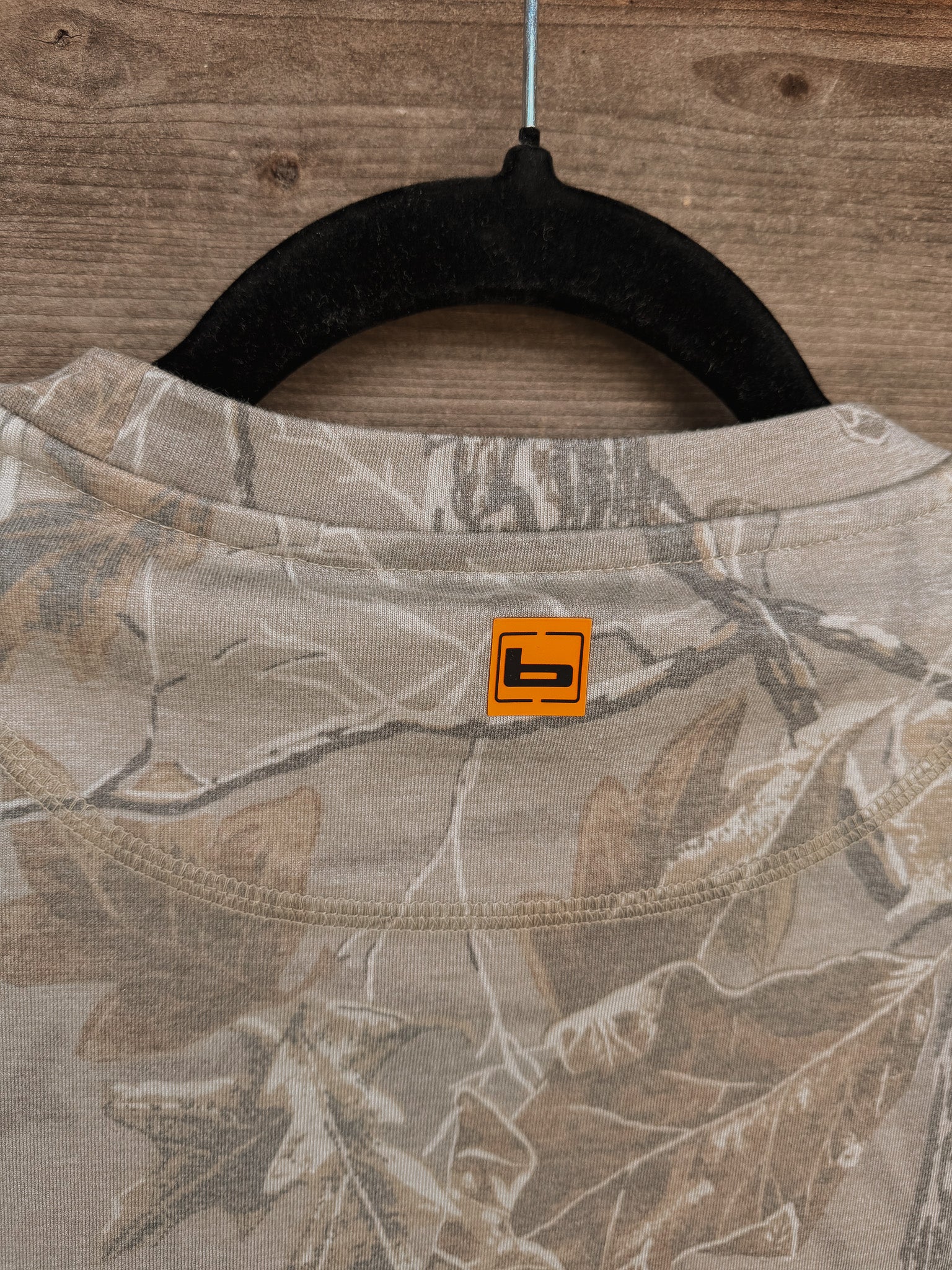 Banded Sunday Camo Tee | Realtree Xtra Grey - Image 9