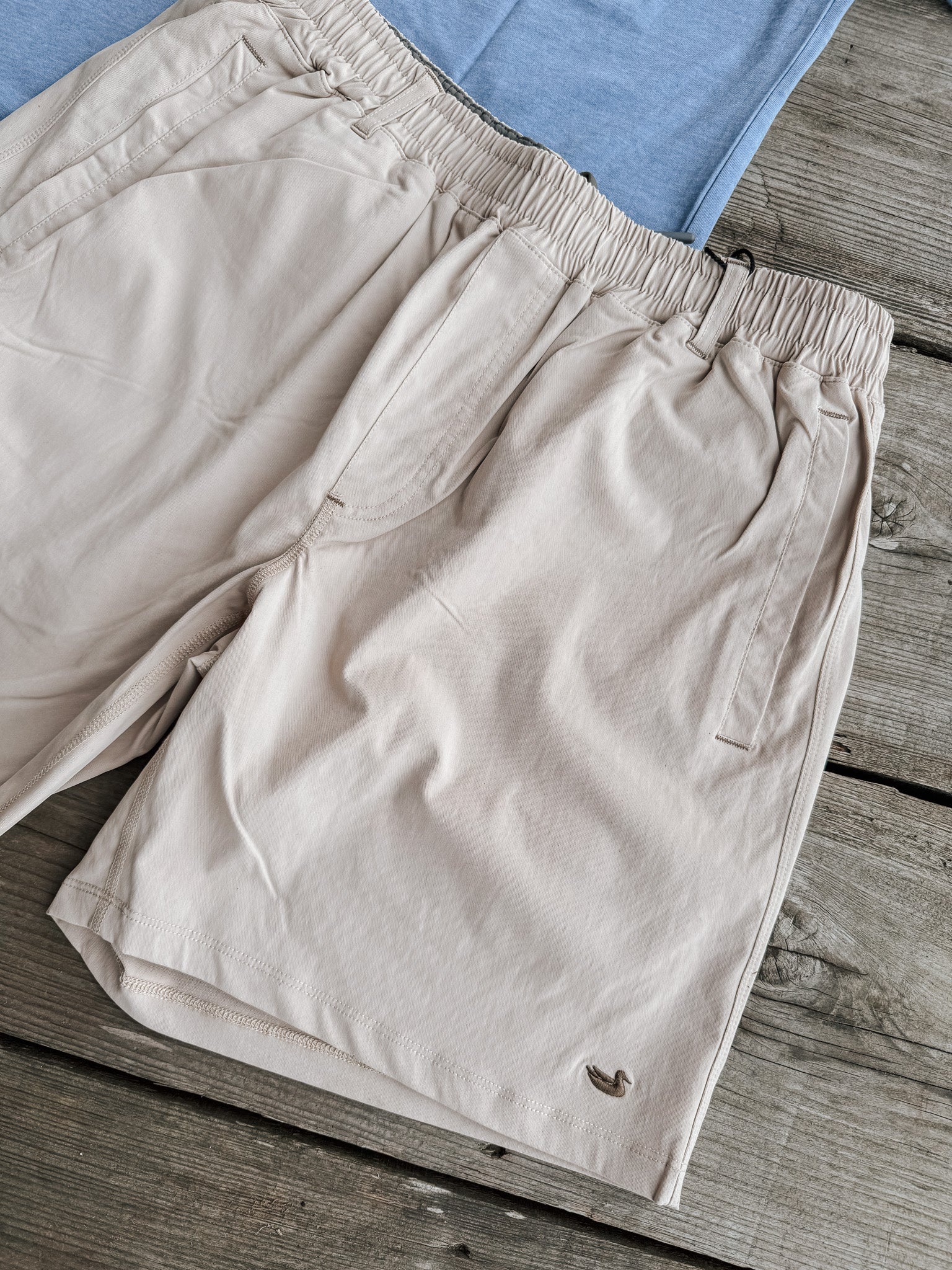 Southern Marsh Men's Billfish Lined Performance Short in Khaki - Image 12