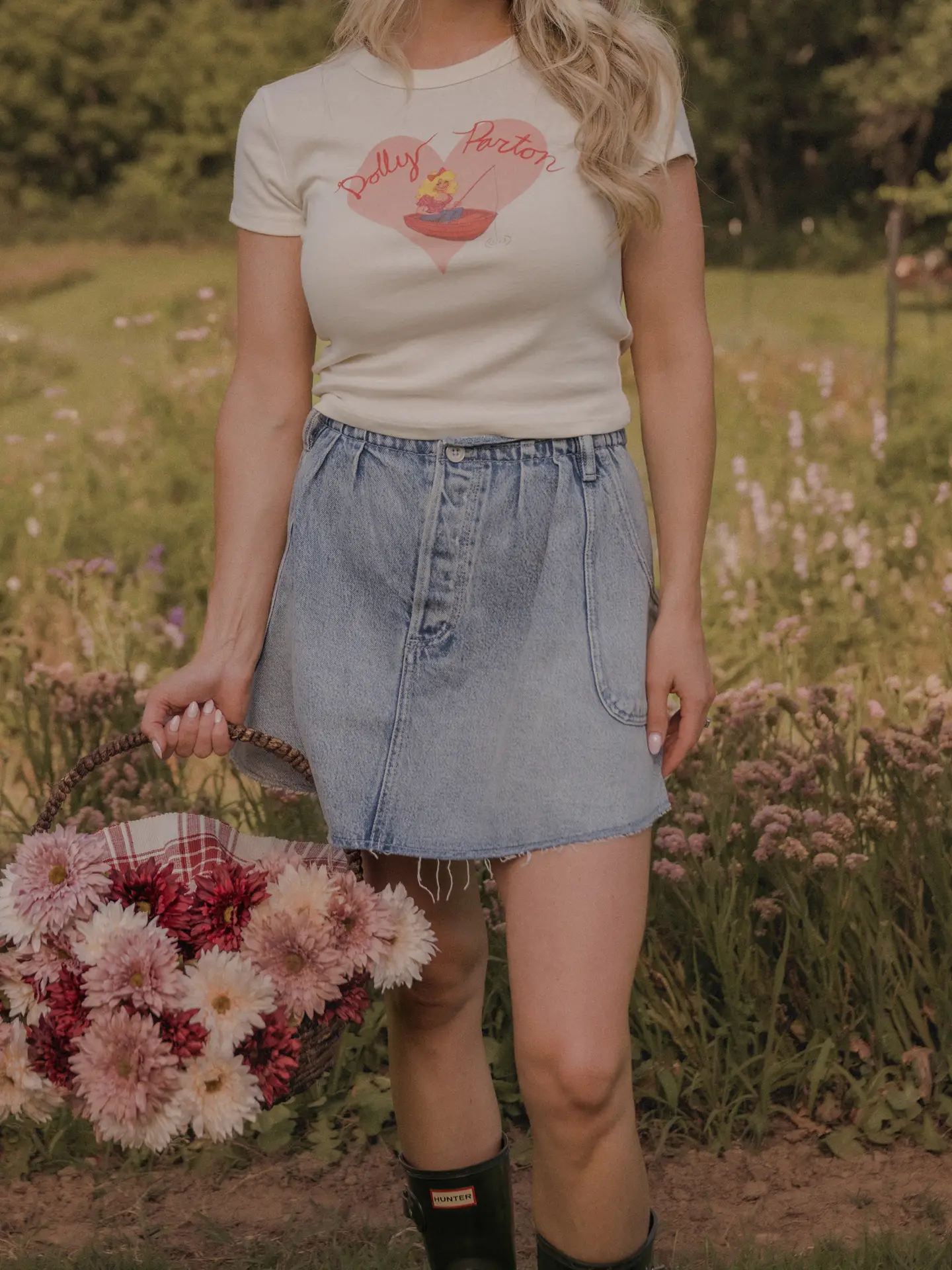 Dolly Parton Pond Baby Tee in Off White - Image 4