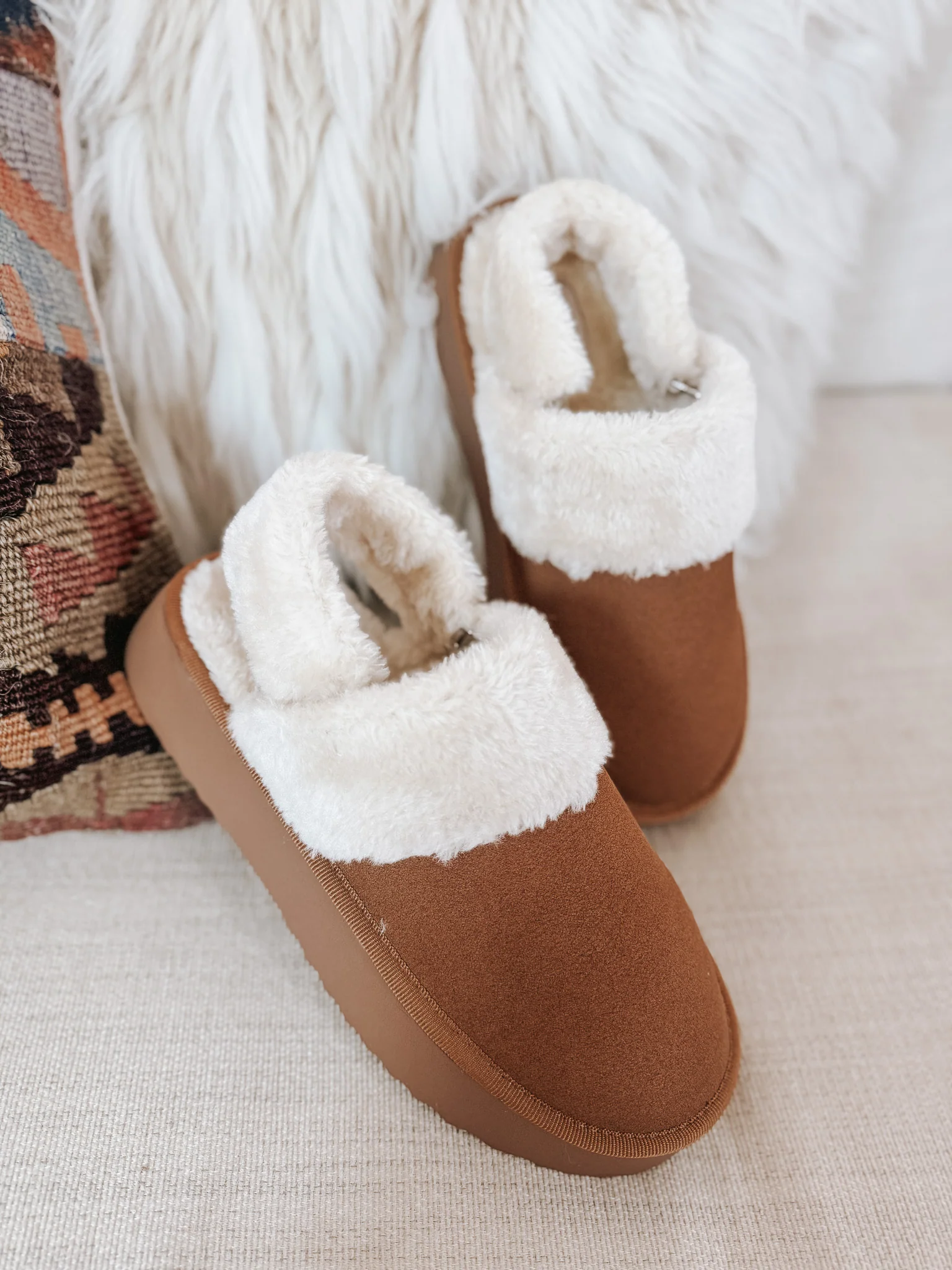 Chasing Chill Slippers - Image 2