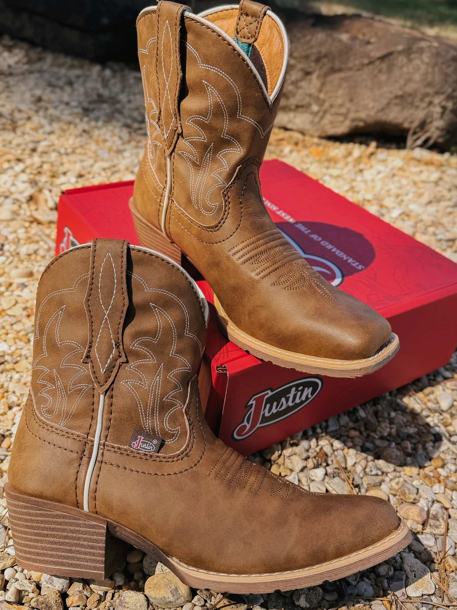 Justin Women's Dee Gypsy Square Toe 7" Boot - Image 3
