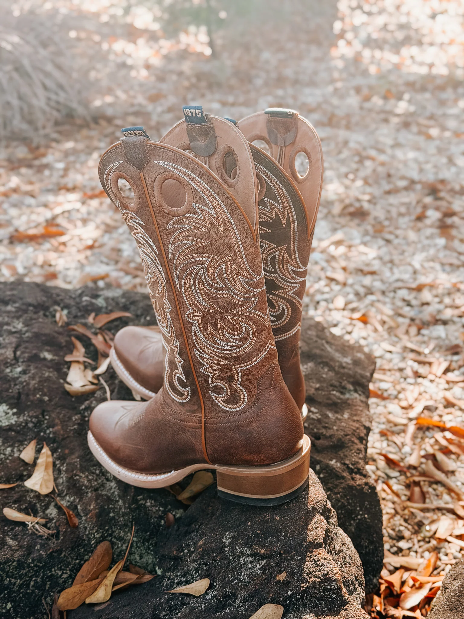 HYER Men's Burrton Western Boots - Image 13