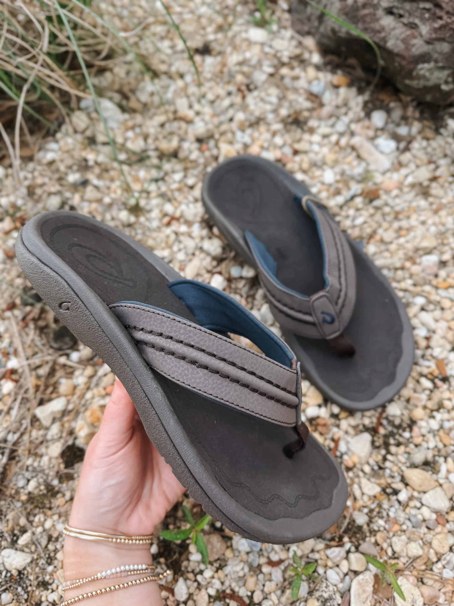 Men's Olukai Hokua Dark Wood Sandal - Image 7