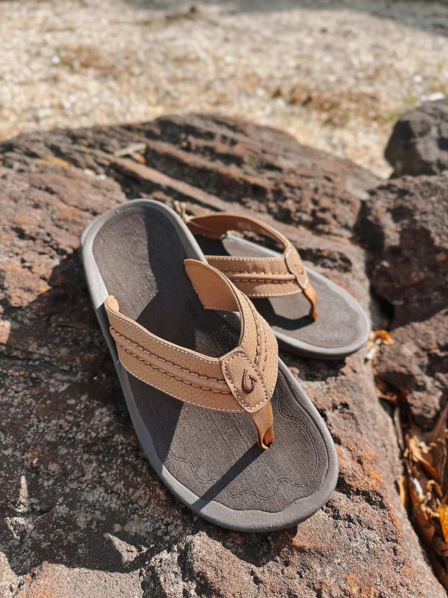 Men's Olukai Hokua Tan Sandals - Image 11