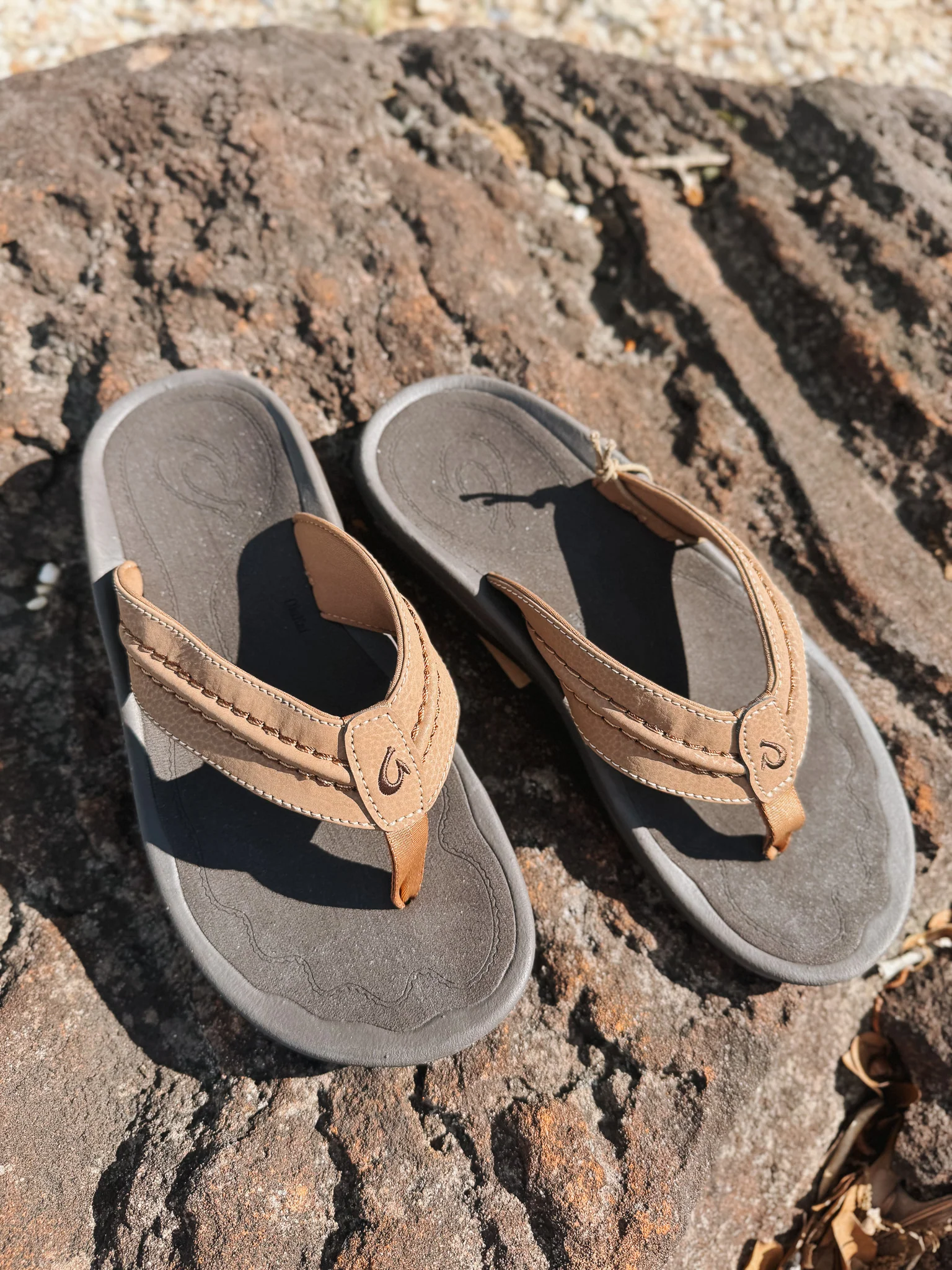 Men's Olukai Hokua Tan Sandals - Image 12
