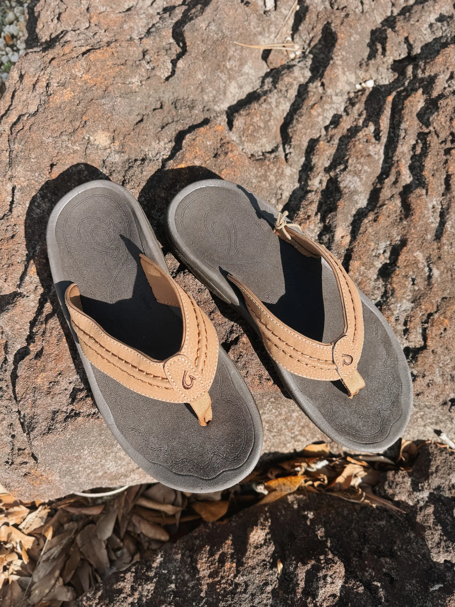 Men's Olukai Hokua Tan Sandals - Image 13