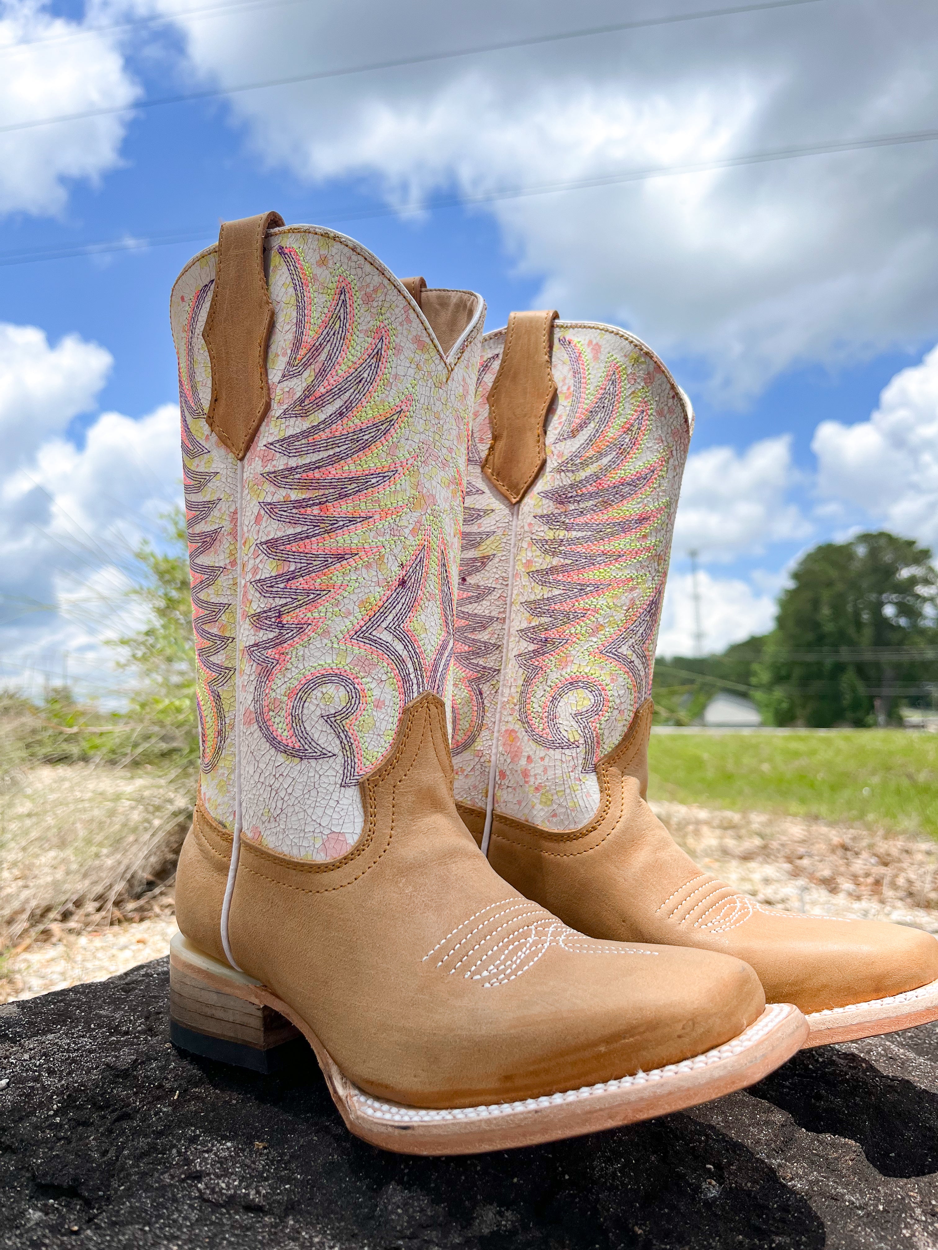 Youth Circle G Tan White Embroidery Square Toe Boots - Image 5
