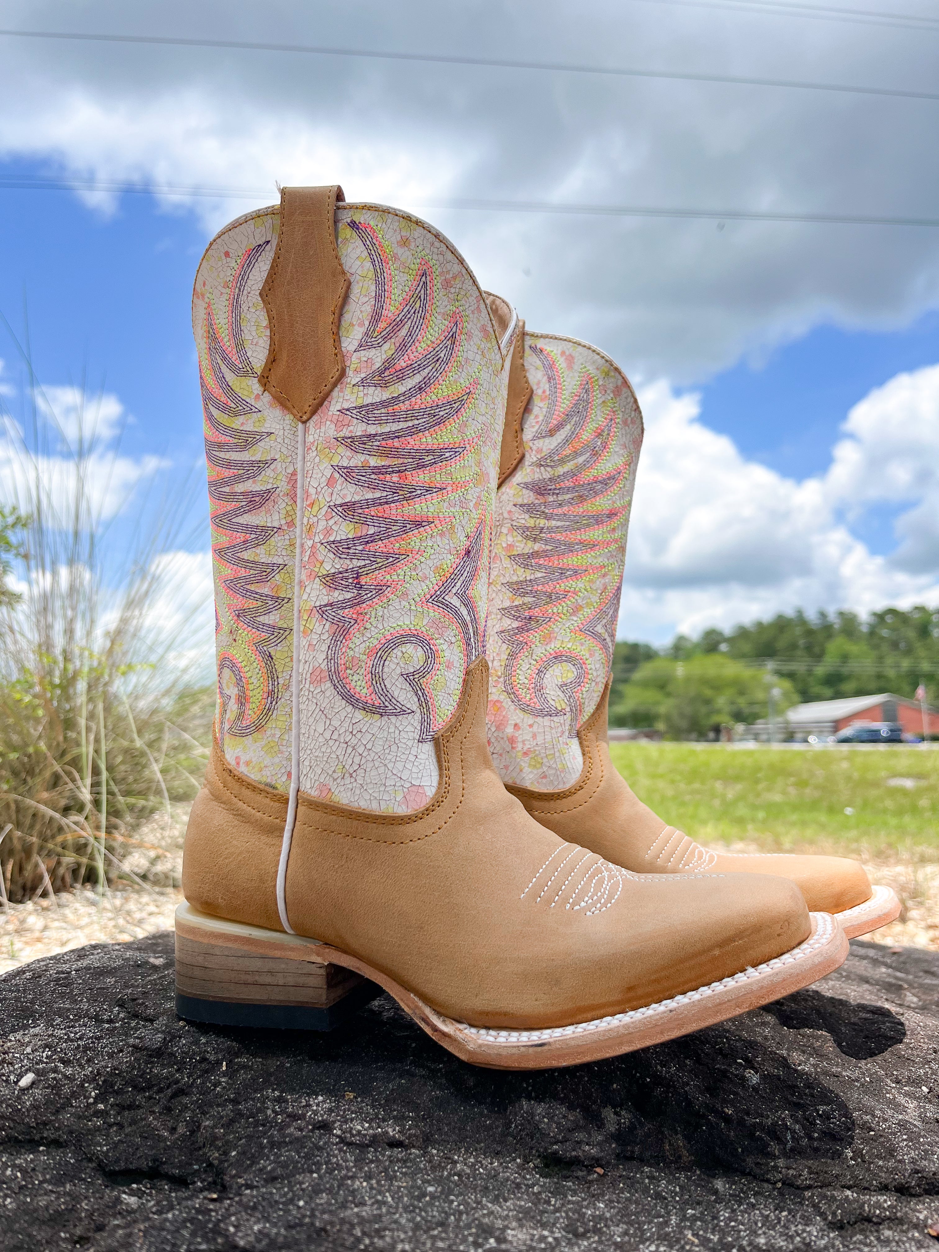 Youth Circle G Tan White Embroidery Square Toe Boots - Image 6