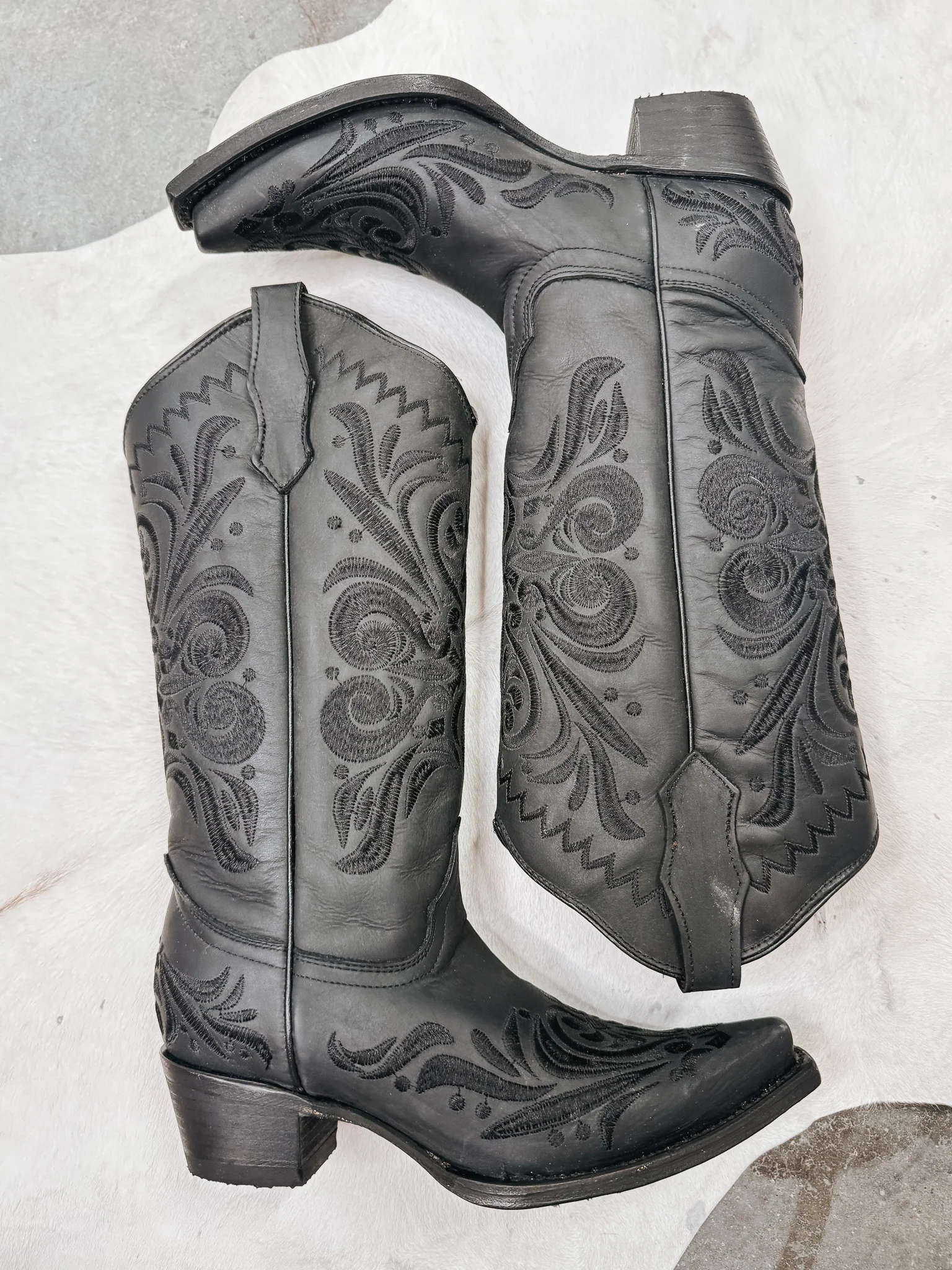 Women's Circle G Black Floral Snip Toe Boot - Image 8
