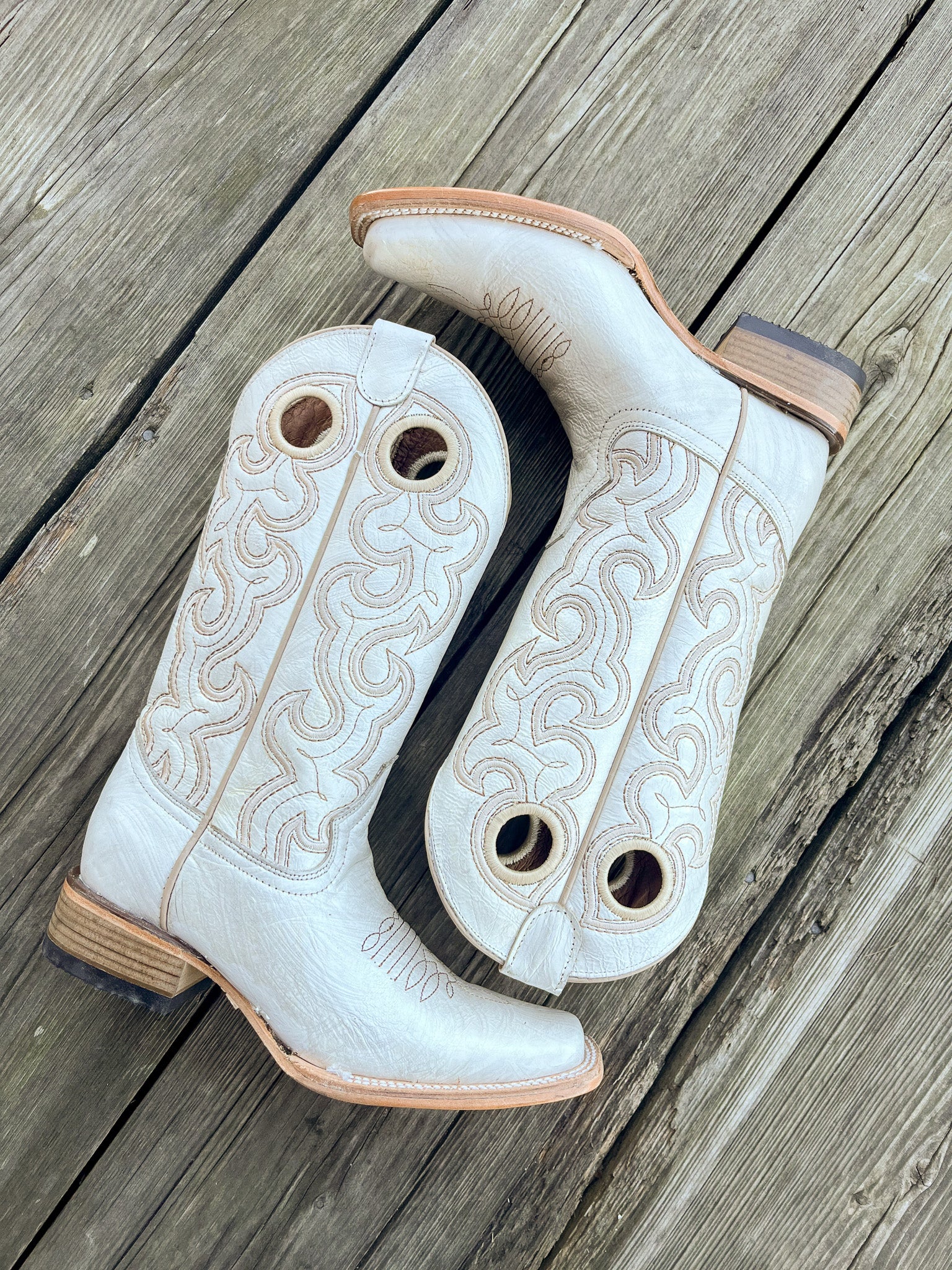 Women's Corral Pearl Cutout Embroidered Square Toe Western Boots - Image 9