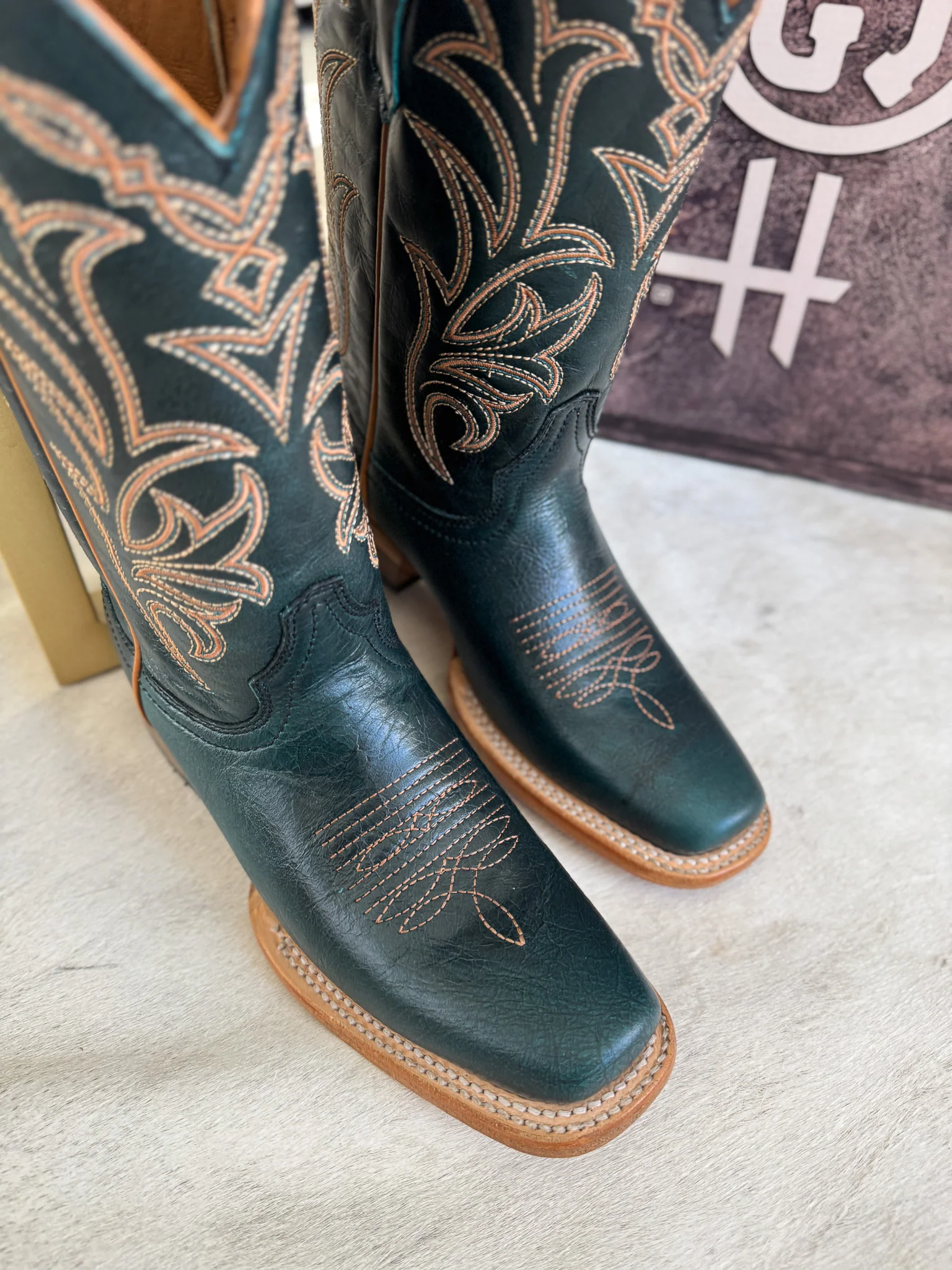 Women's Circle G Embroidery Boots - Image 4