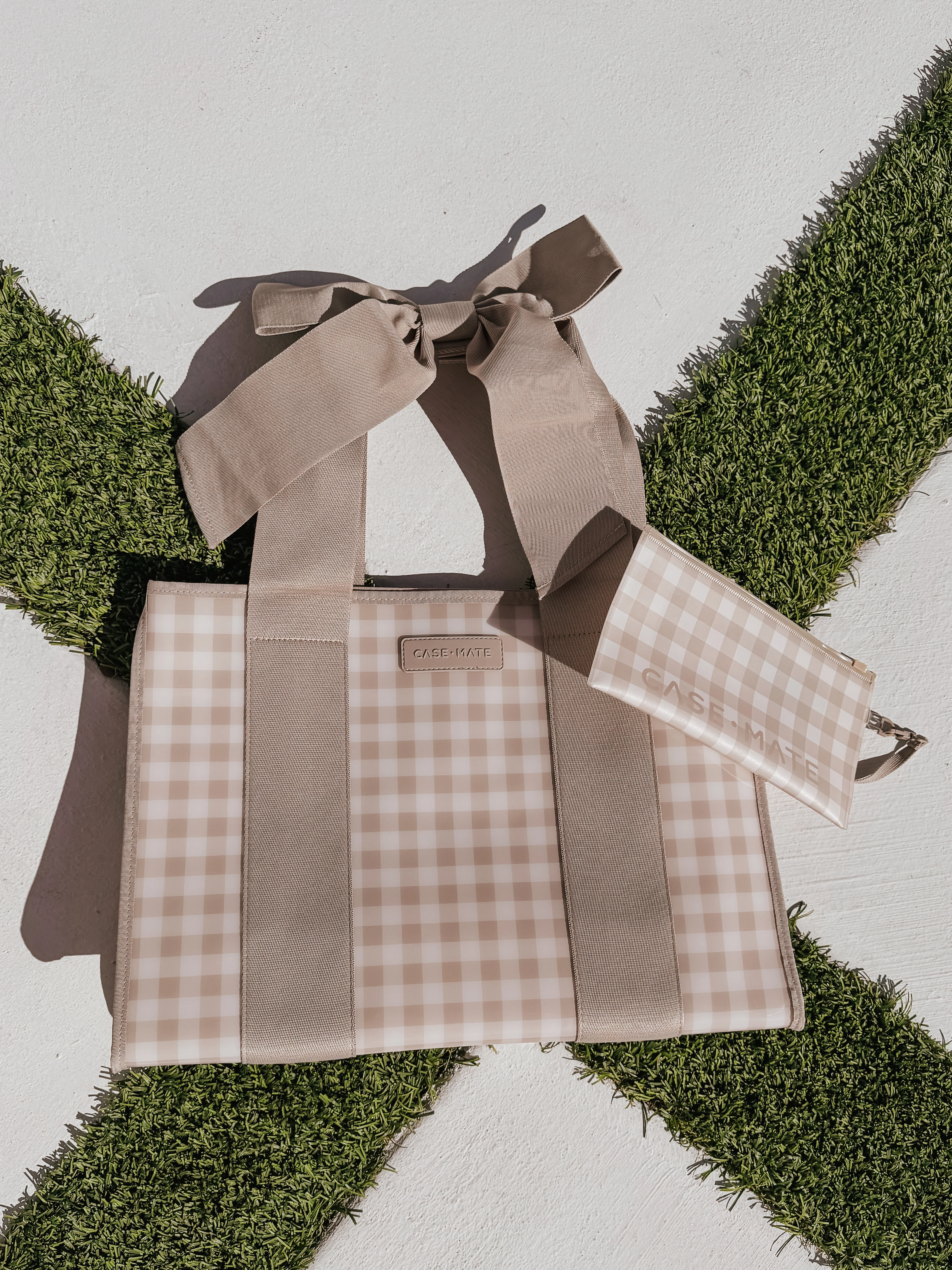 Case-Mate Bow Jelly Tote Bag - Latte Gingham - Image 4