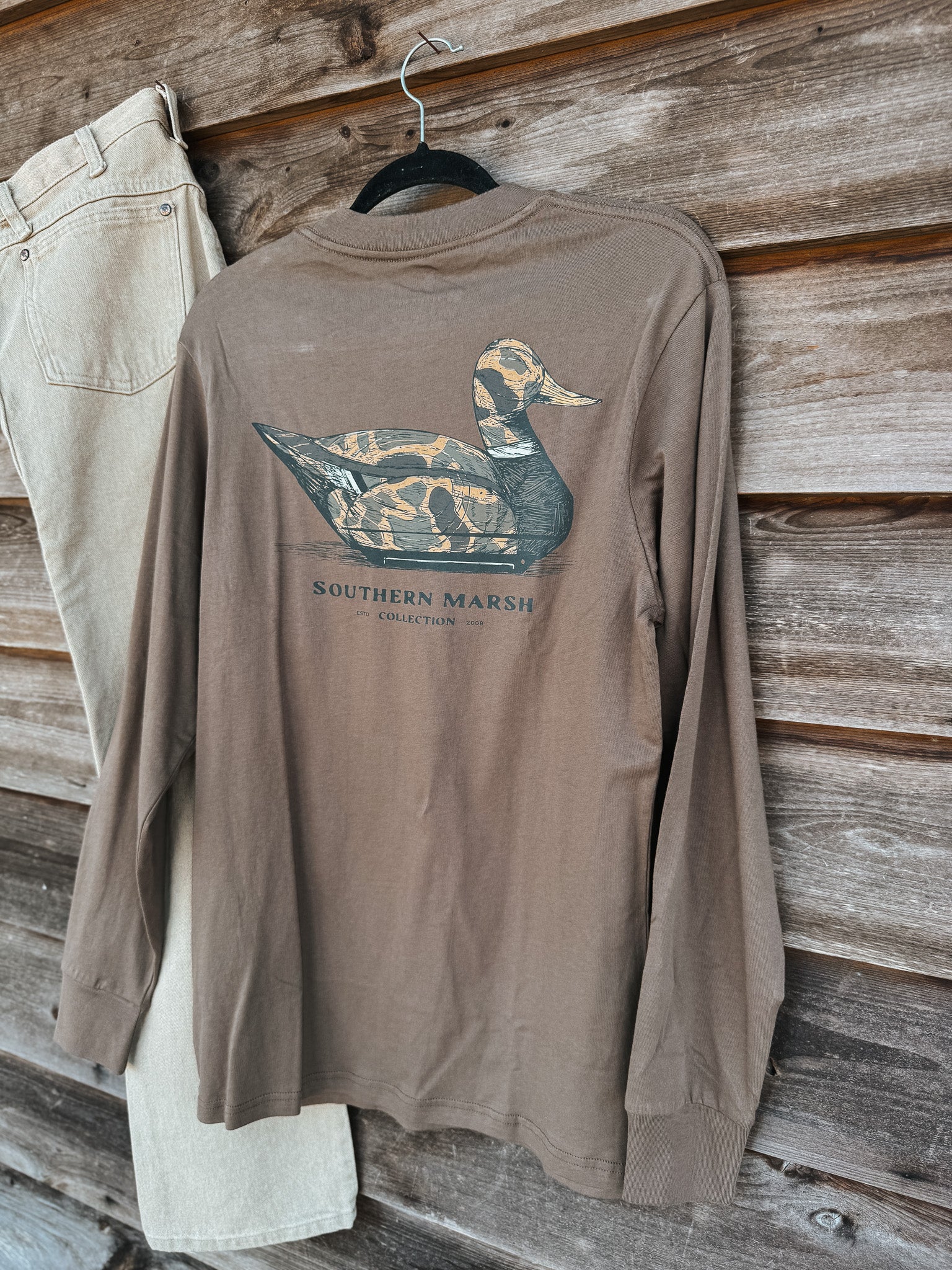 Southern Marsh Vintage Camo Duck Decoy T-Shirt in Carajillo Brown - Image 6