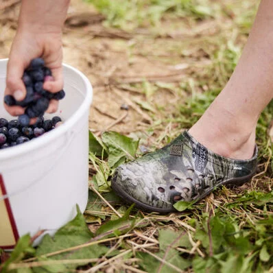 BIG KIDS' MOSSY OAK® COUNTRY DNA™ MUCKSTER LITE EVA CLOG - Image 8