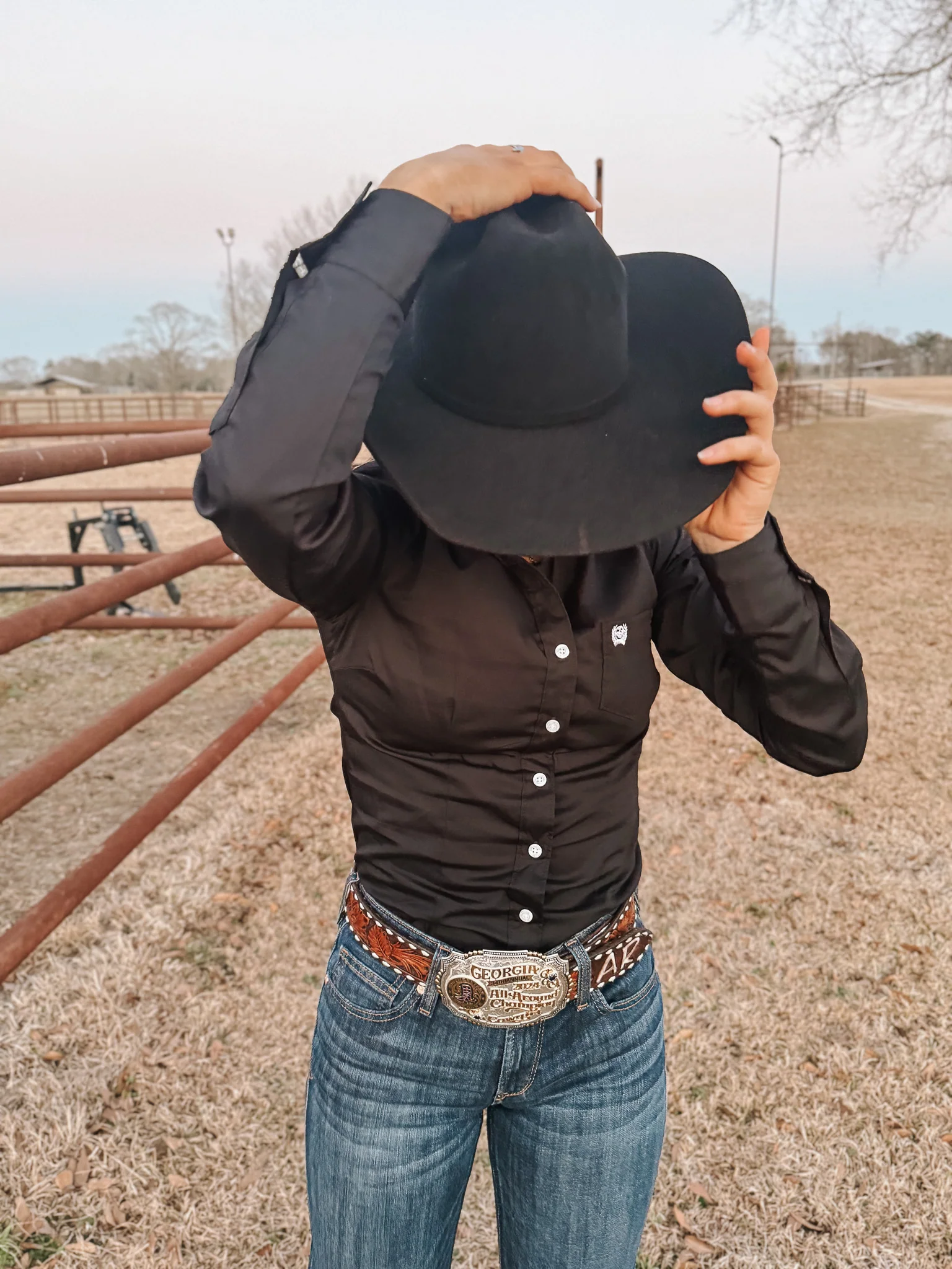 Cinch Women's Long Sleeve Button Down in Solid Black - Image 10