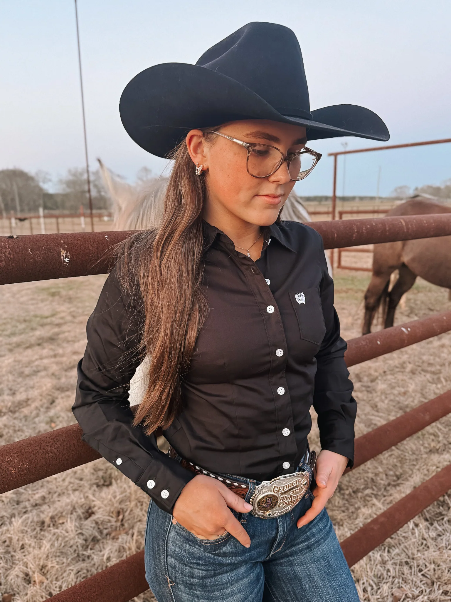 Cinch Women's Long Sleeve Button Down in Solid Black - Image 9