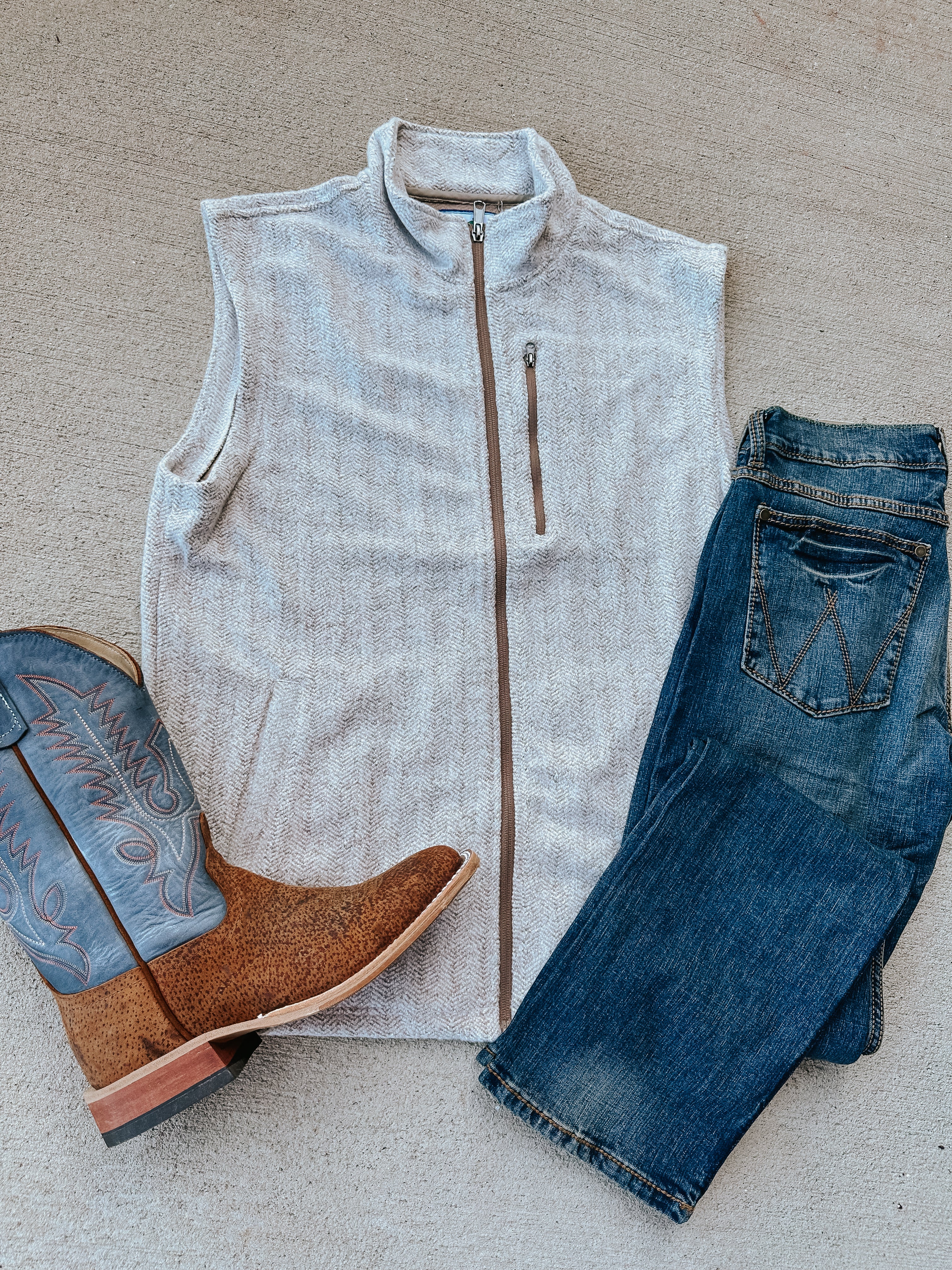 Men's Properly Tied Upland Vest in Cream - Image 3
