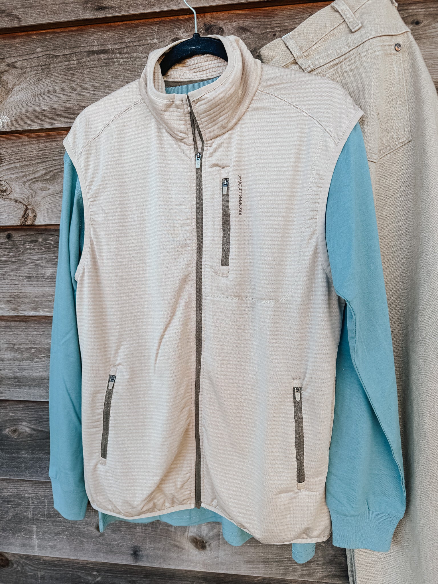 Men's Properly Tied Fairhope Vest In Khaki - Image 7
