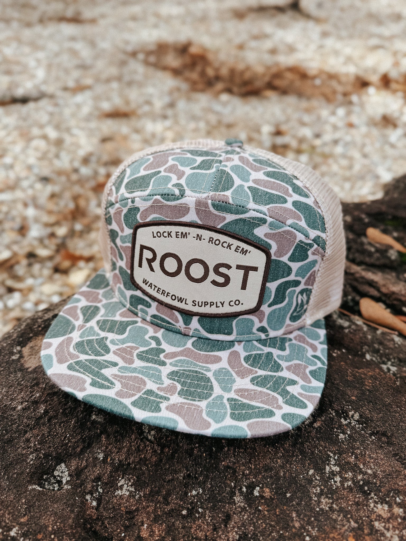 Roost Camo 7 Panel Woven Logo Patch Cap - Image 3