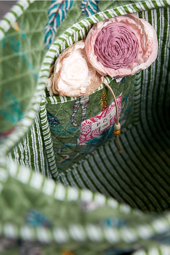 Quilted Large Everyday Tote in Green - Image 3